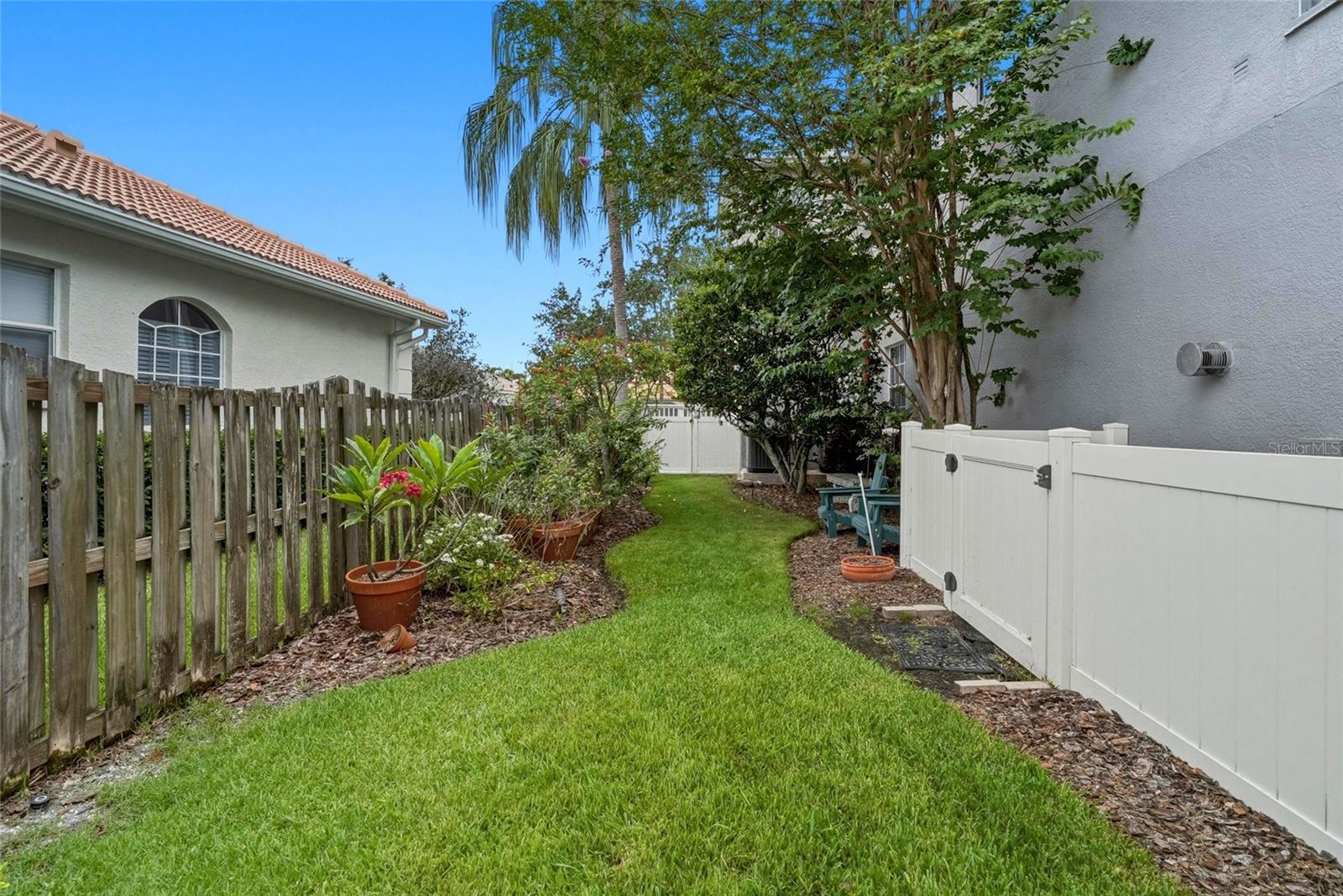 1246 DARLINGTON OAK CIR NE, ST PETERSBURG, FL — photo 70