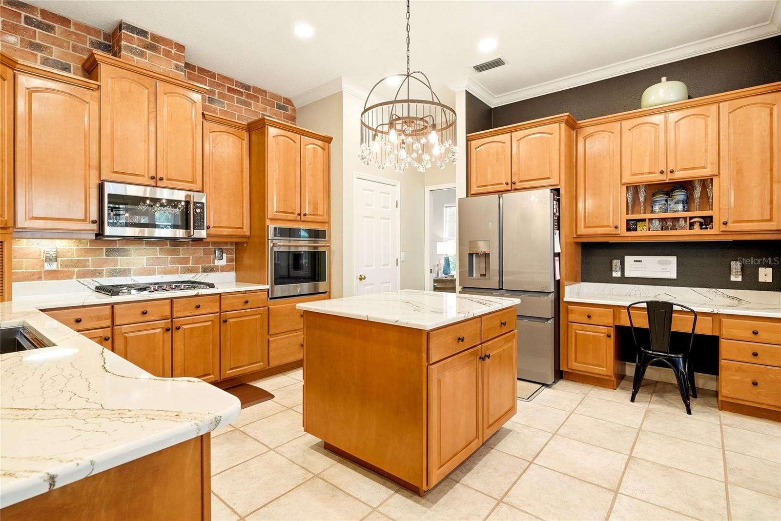 1246 DARLINGTON OAK CIR NE, ST PETERSBURG, FL — photo 11