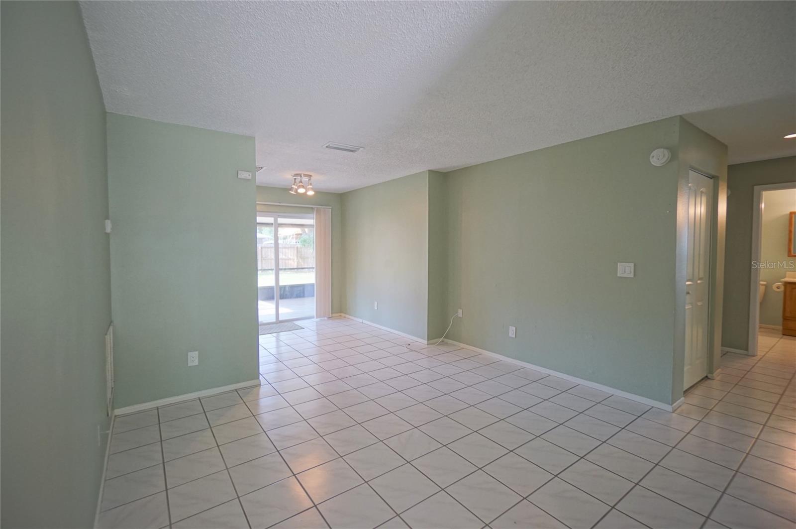 5117 ELLENDALE AVE, TAMPA, FL — photo 3