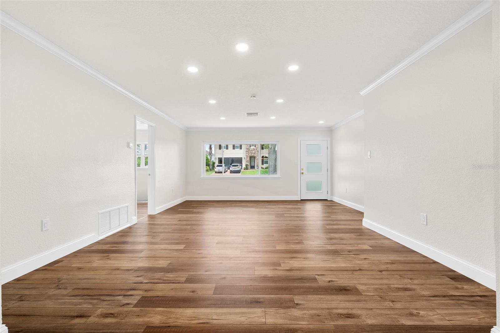 723 W BAYSHORE DR, TARPON SPRINGS, FL — photo 8