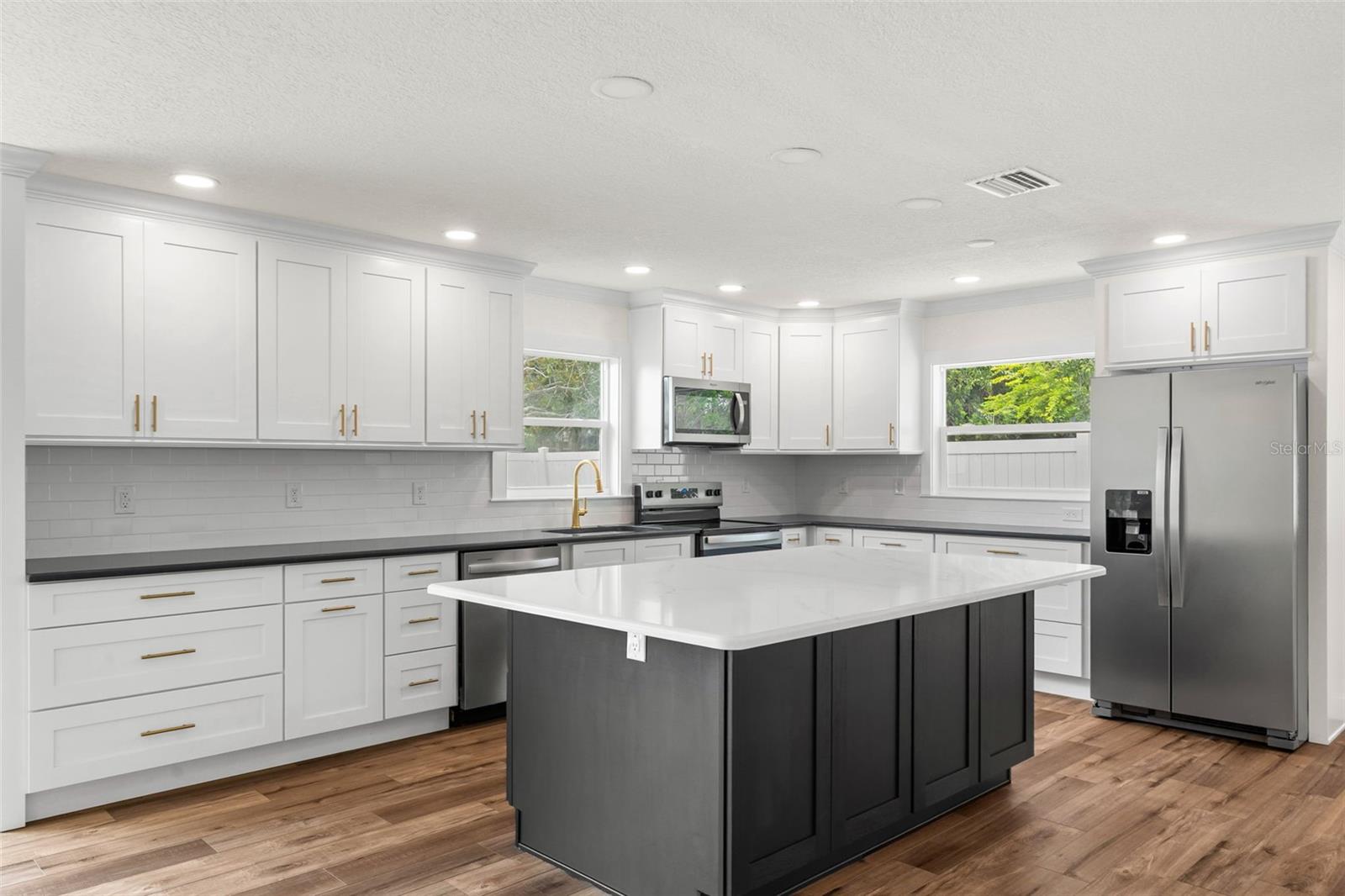 723 W BAYSHORE DR, TARPON SPRINGS, FL — photo 12