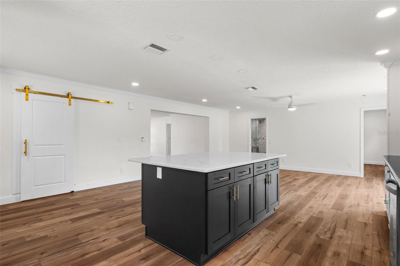 723 W BAYSHORE DR, TARPON SPRINGS, FL — photo 15