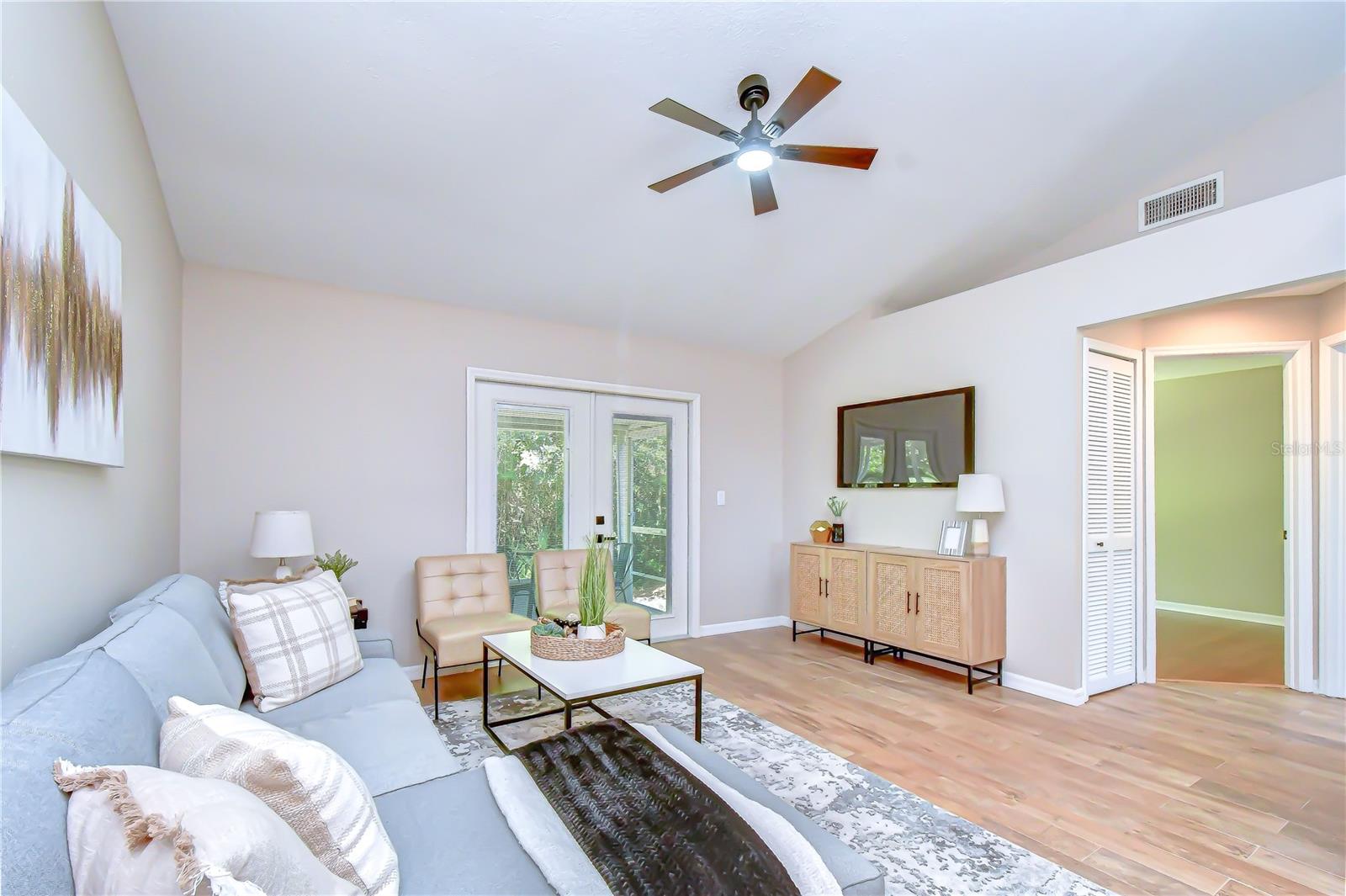 8545 MANASSAS RD, TAMPA, FL — photo 10