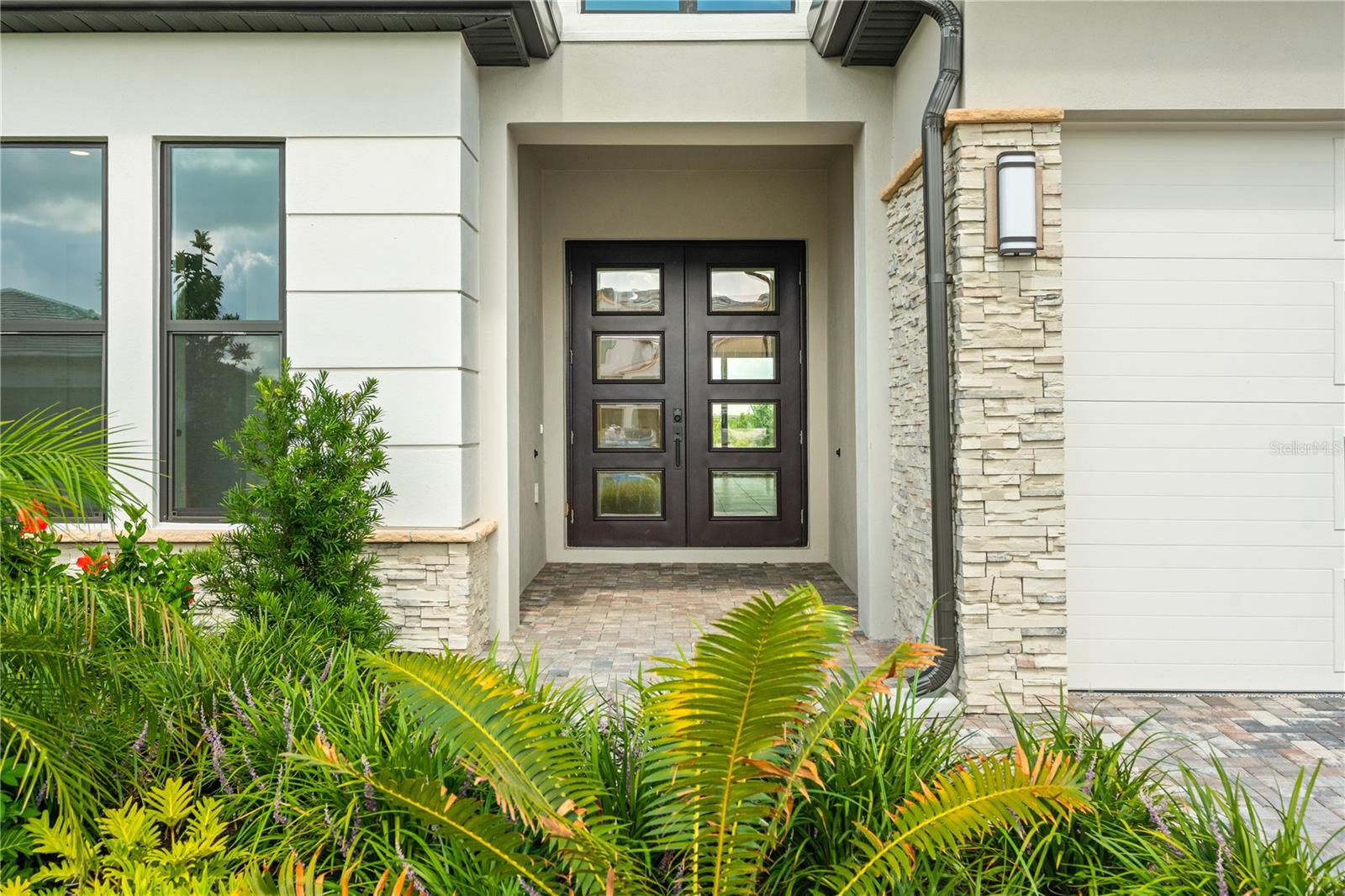 2629 WATERFRONT CIR, SARASOTA, FL — photo 7