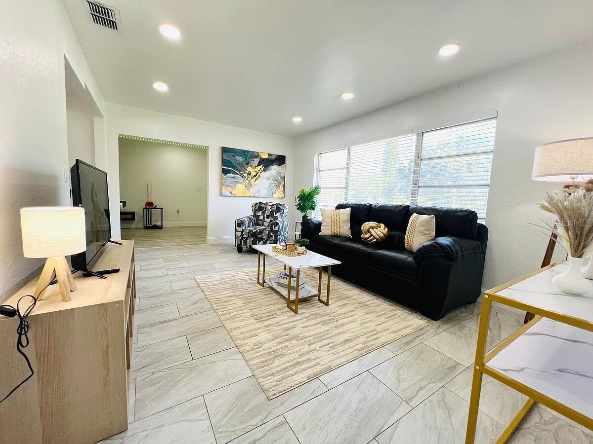 1169 DREW ST, CLEARWATER, FL — photo 3