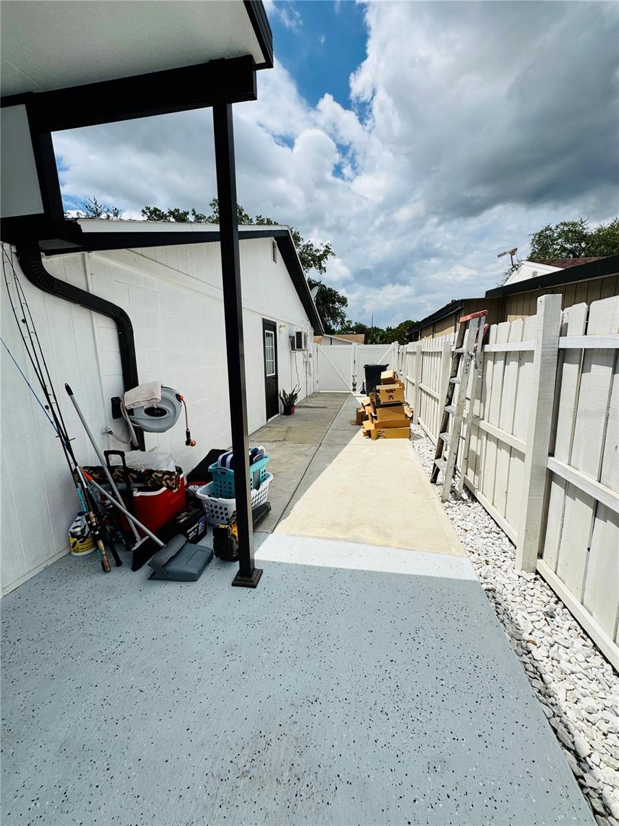 10114 BRIARWICK CT, TAMPA, FL — photo 42