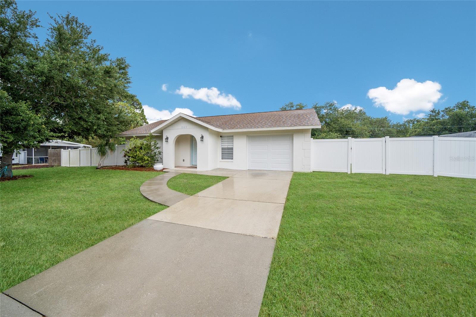 643 MOBILE RD, VENICE, FL — photo 2