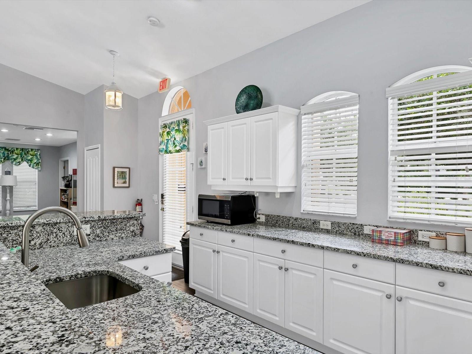 150 L PAVIA BLVD #13, VENICE, FL — photo 28