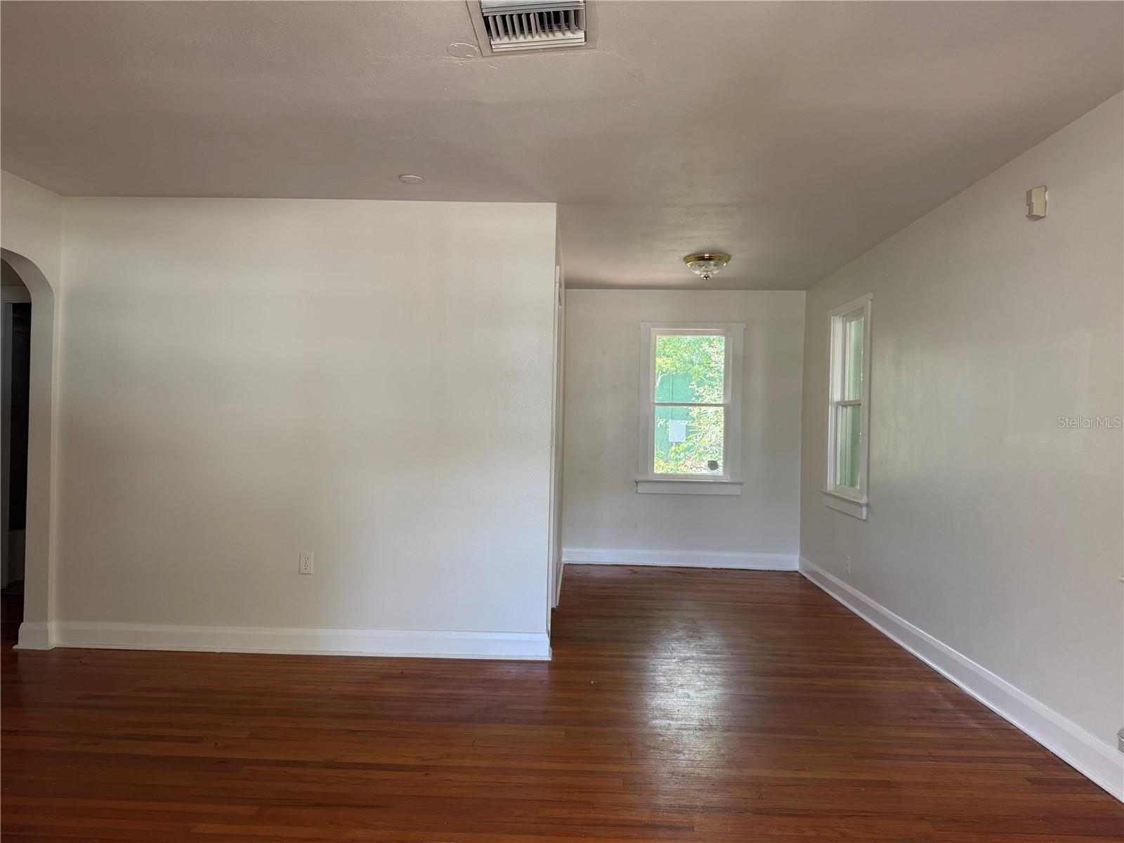 3815 W DE LEON ST, TAMPA, FL — photo 2
