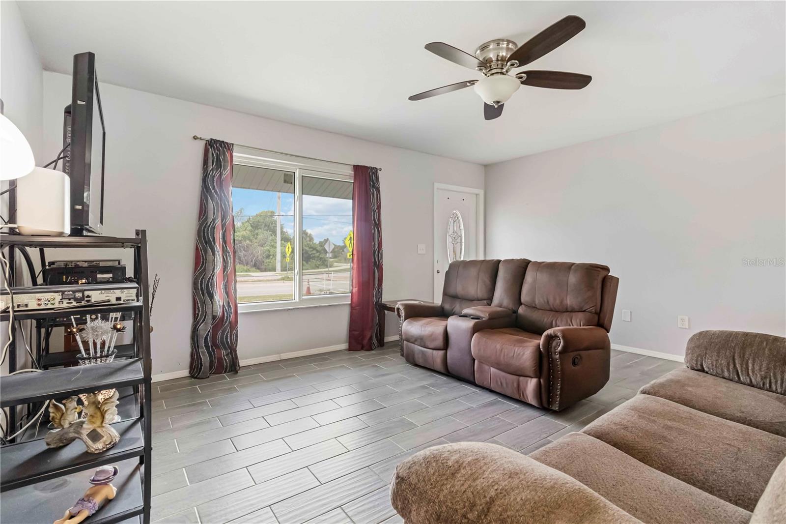 20550 EDGEWATER DR, PORT CHARLOTTE, FL — photo 4