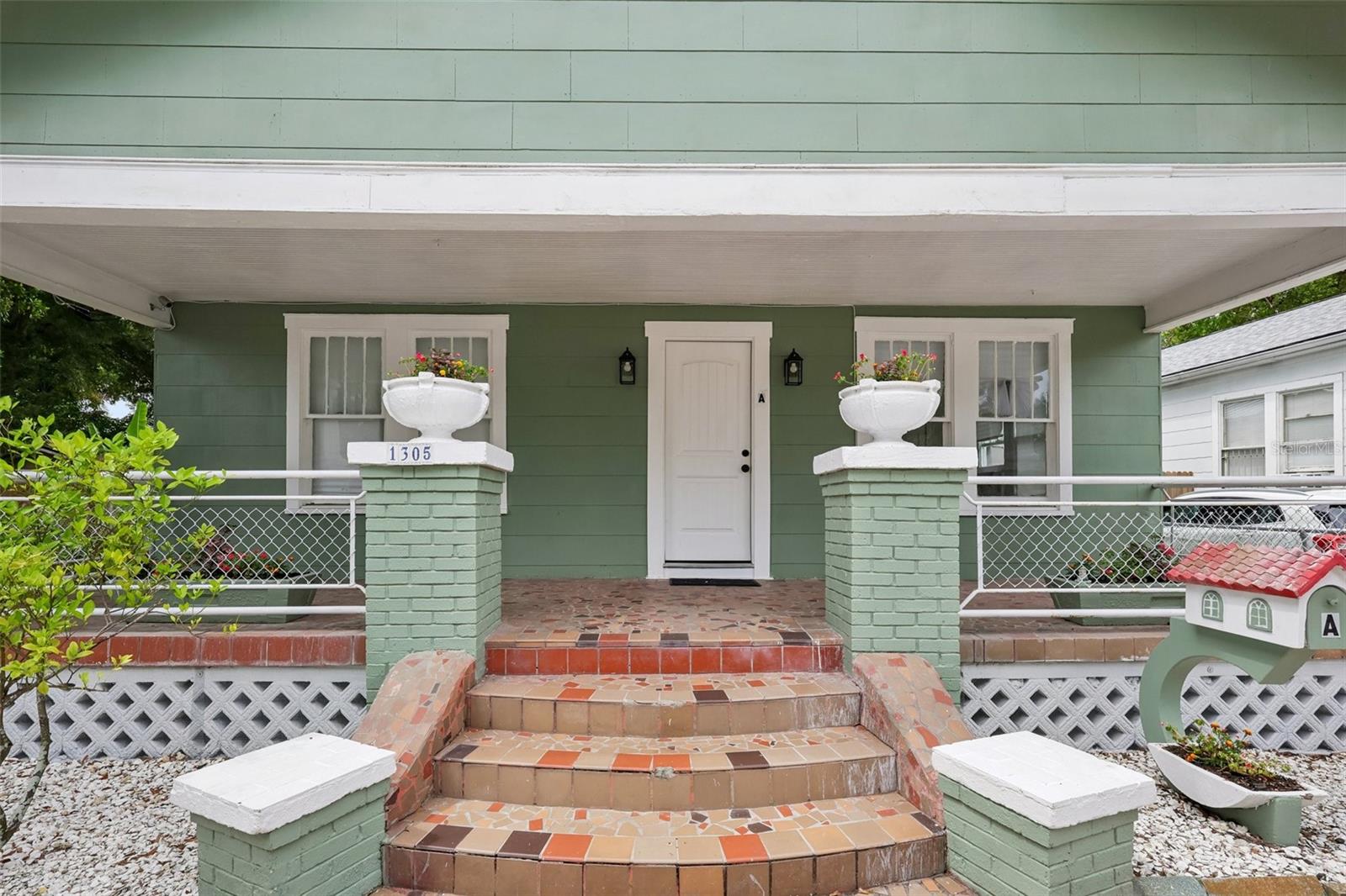 1305 E 17TH AVE, TAMPA, FL — photo 2