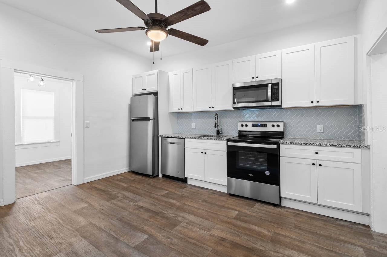 1305 E 17TH AVE, TAMPA, FL — photo 27