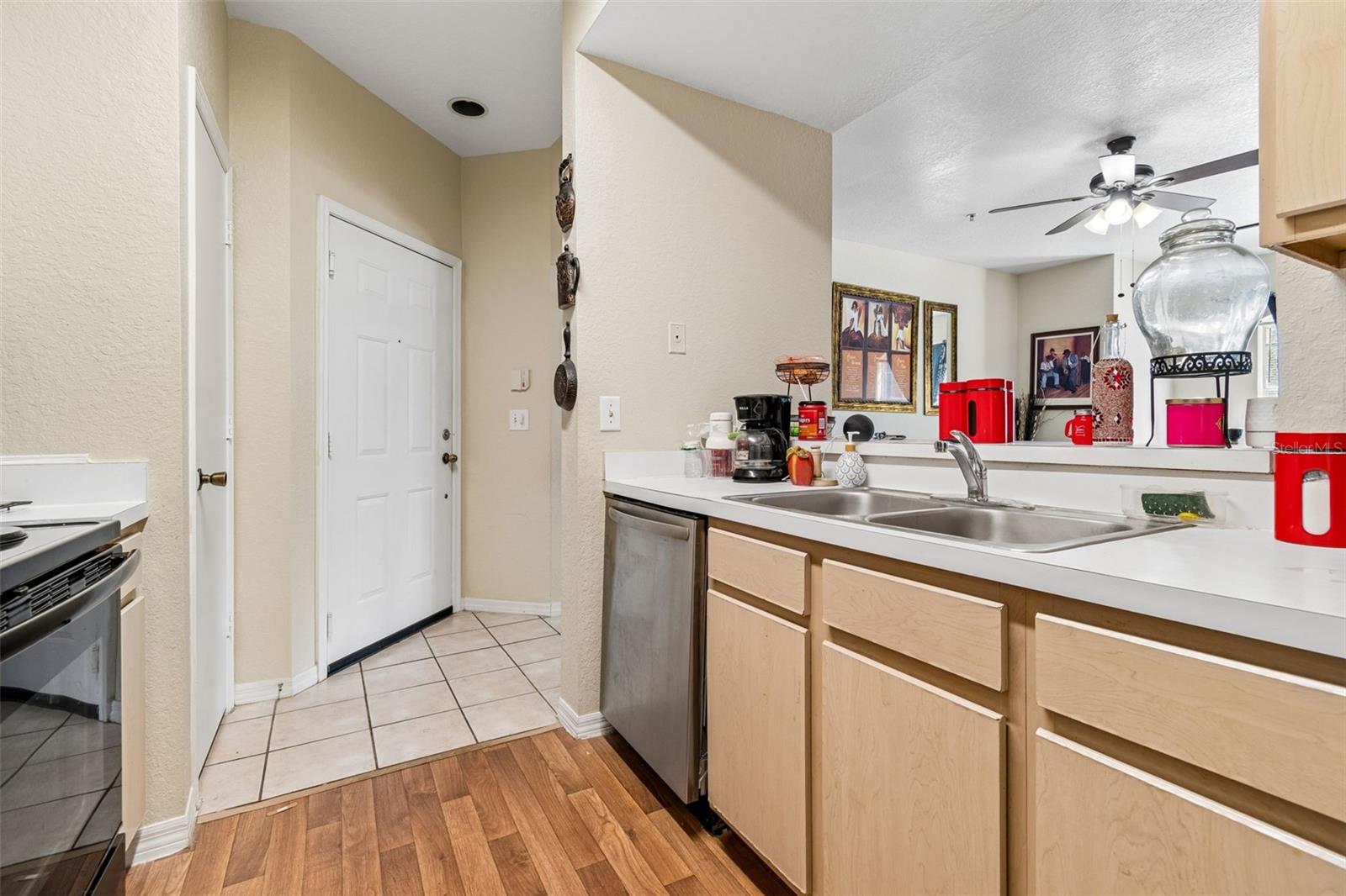 8414 LUCUYA WAY #201, TAMPA, FL — photo 6