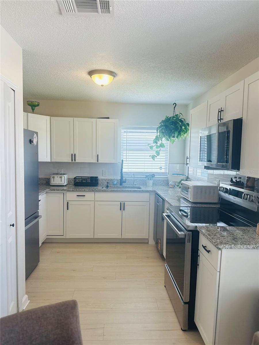 340 EDGEWOOD CT, KISSIMMEE, FL — photo 8