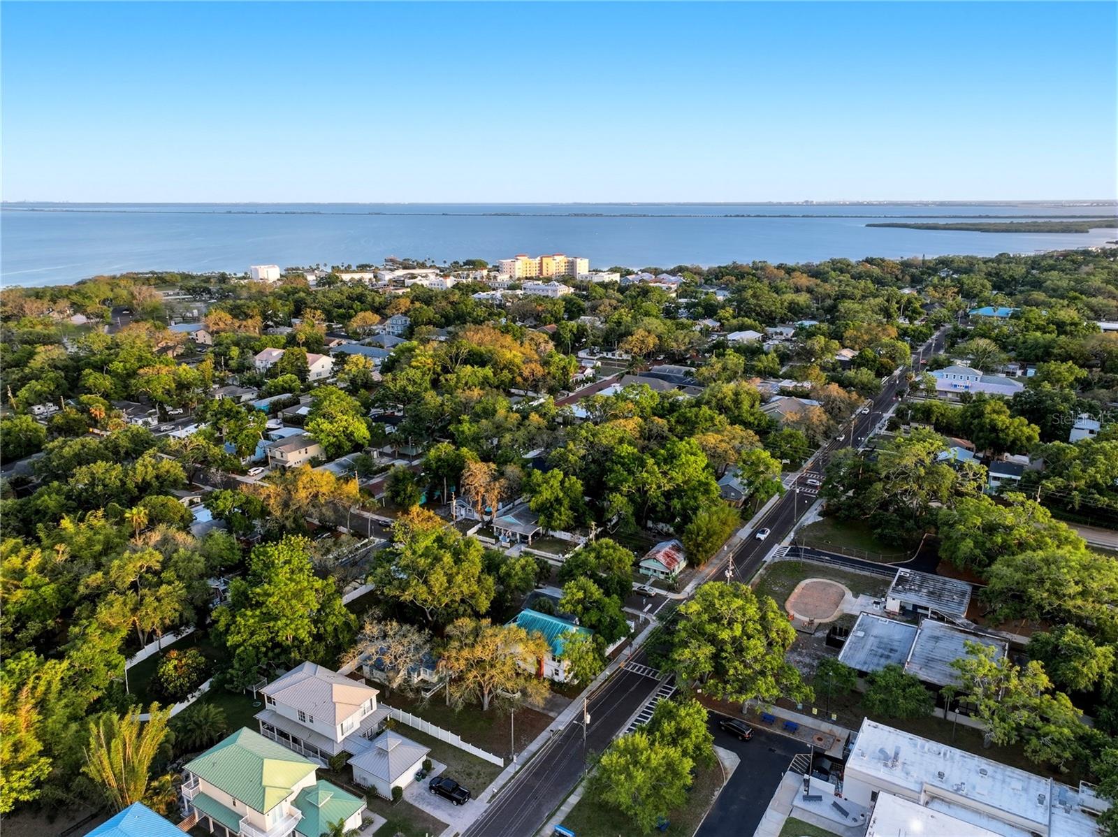 526 5TH AVE N, SAFETY HARBOR, FL — photo 2