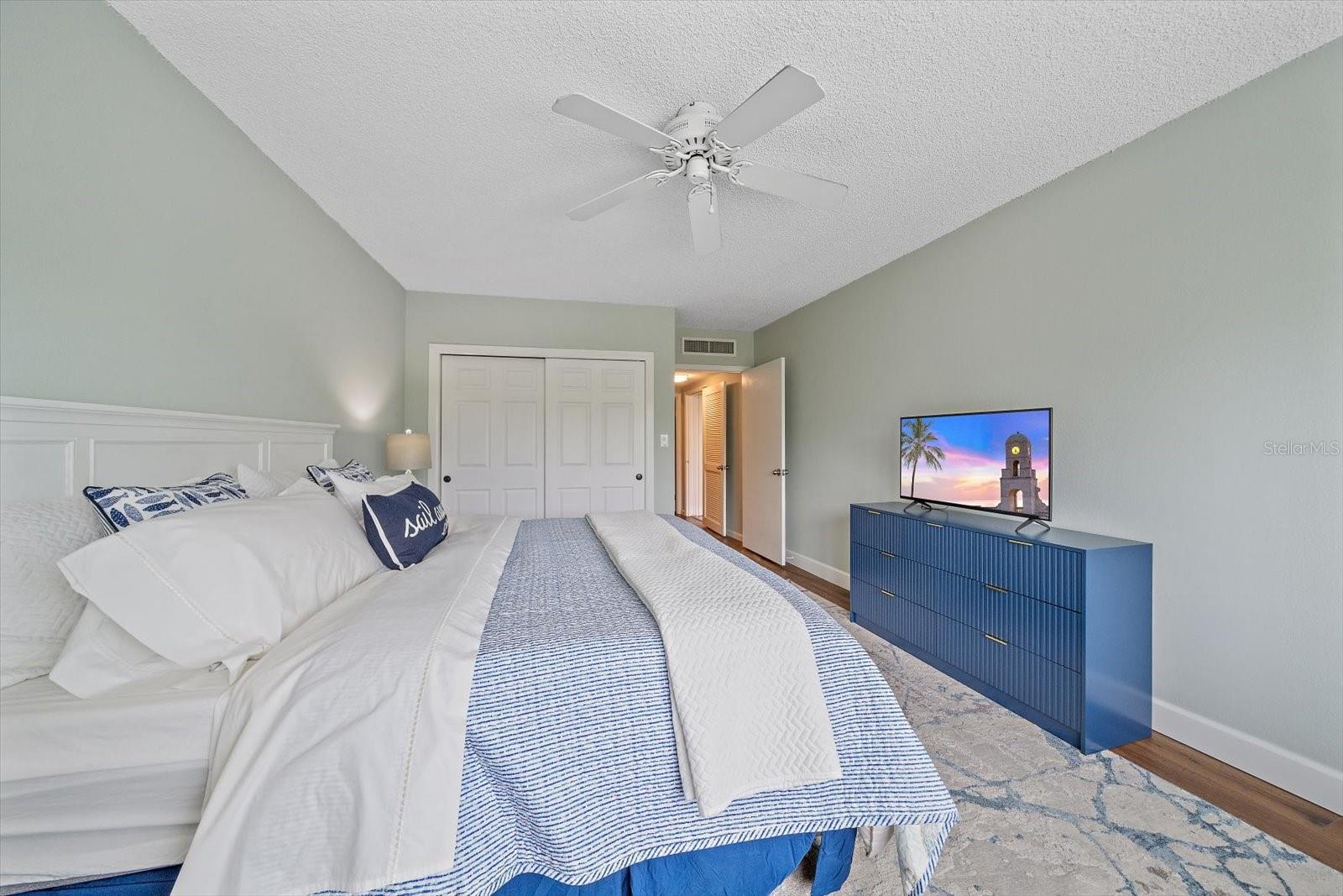 100 SANDS POINT RD #303, LONGBOAT KEY, FL — photo 24