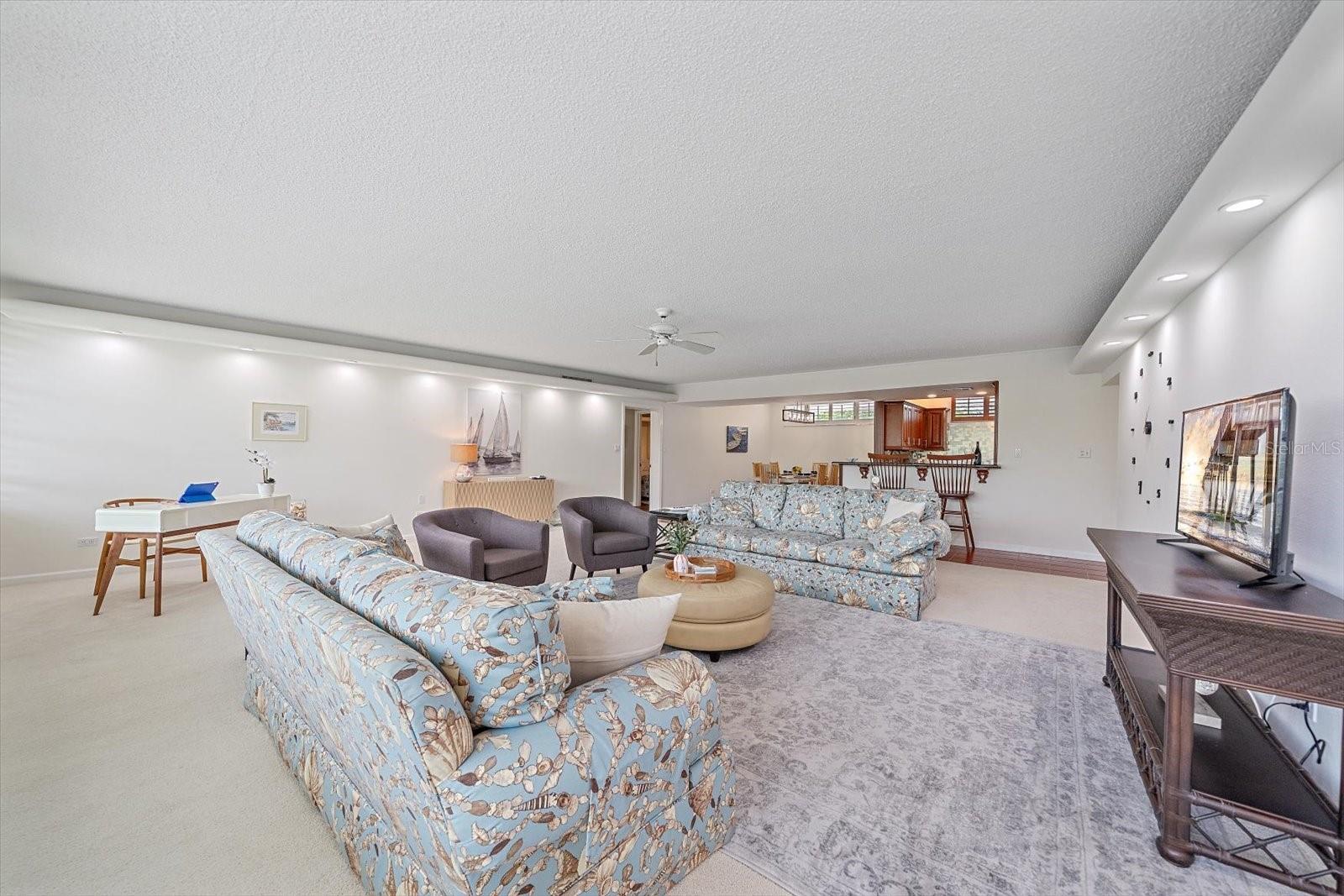 100 SANDS POINT RD #303, LONGBOAT KEY, FL — photo 16
