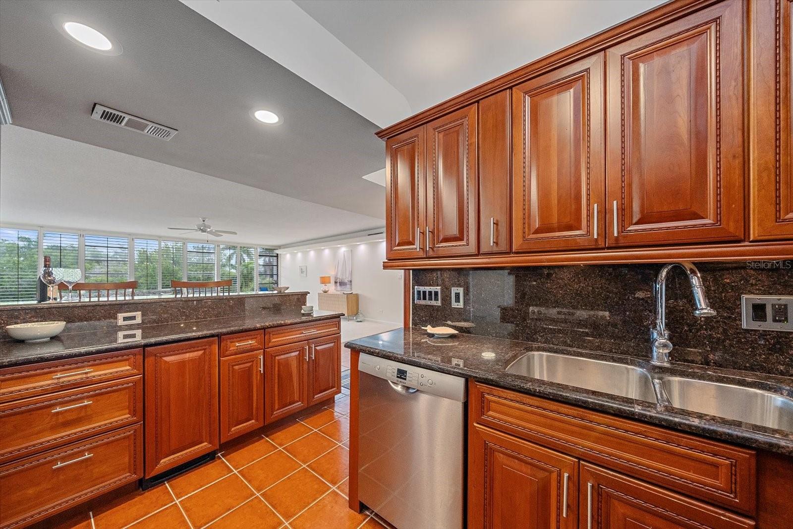 100 SANDS POINT RD #303, LONGBOAT KEY, FL — photo 11