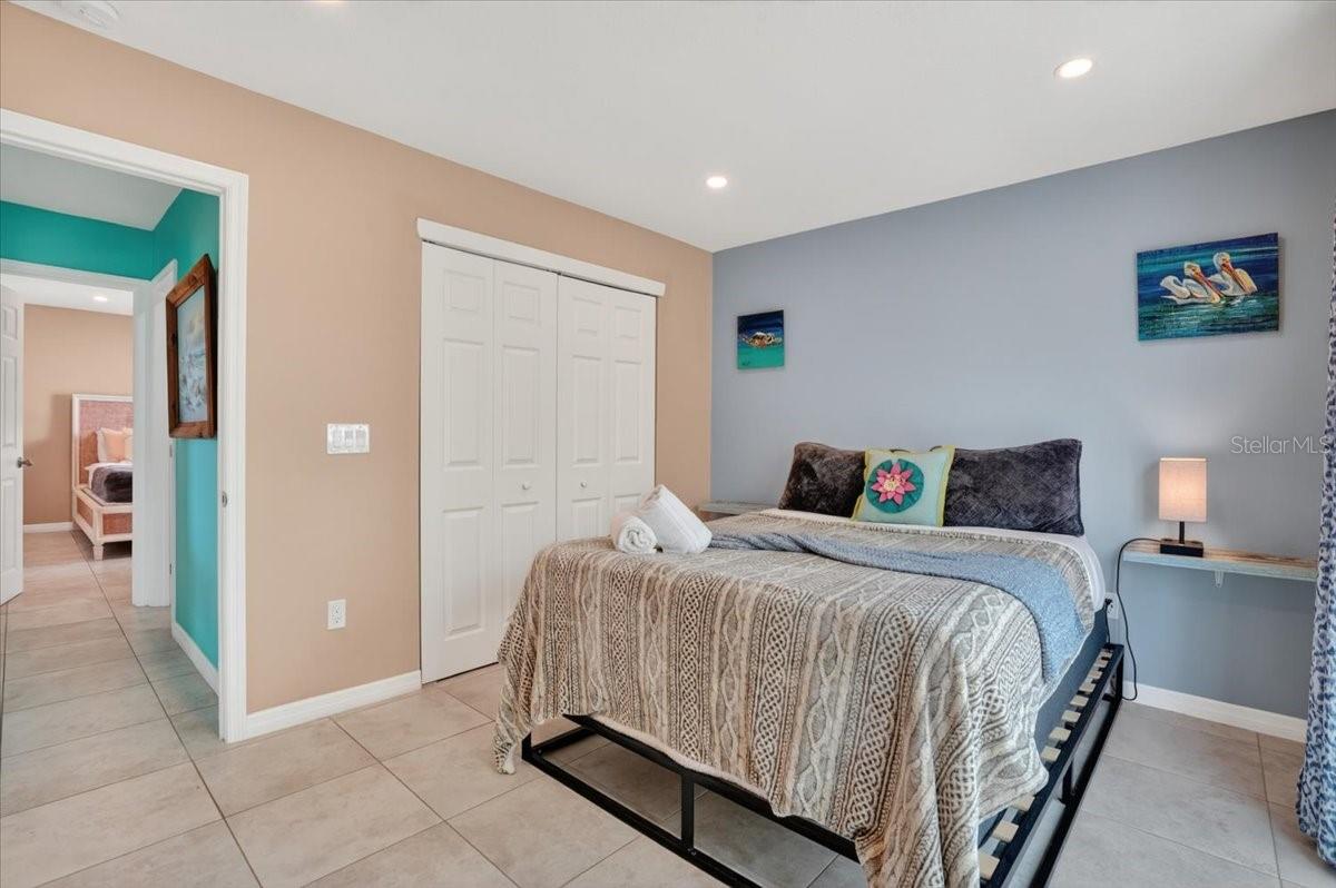 3303 6TH AVE #B, HOLMES BEACH, FL — photo 22