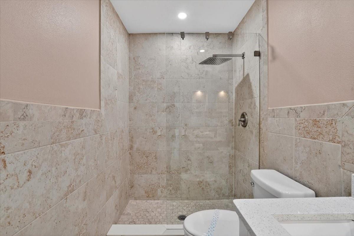 3303 6TH AVE #B, HOLMES BEACH, FL — photo 25