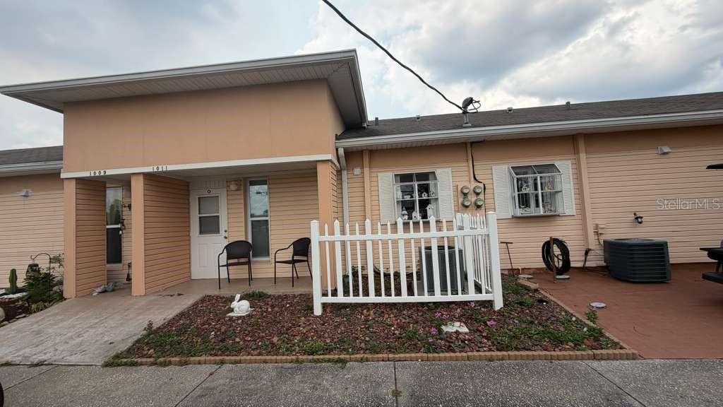 1011 CLUB CIRCLE, LAKE WALES, FL