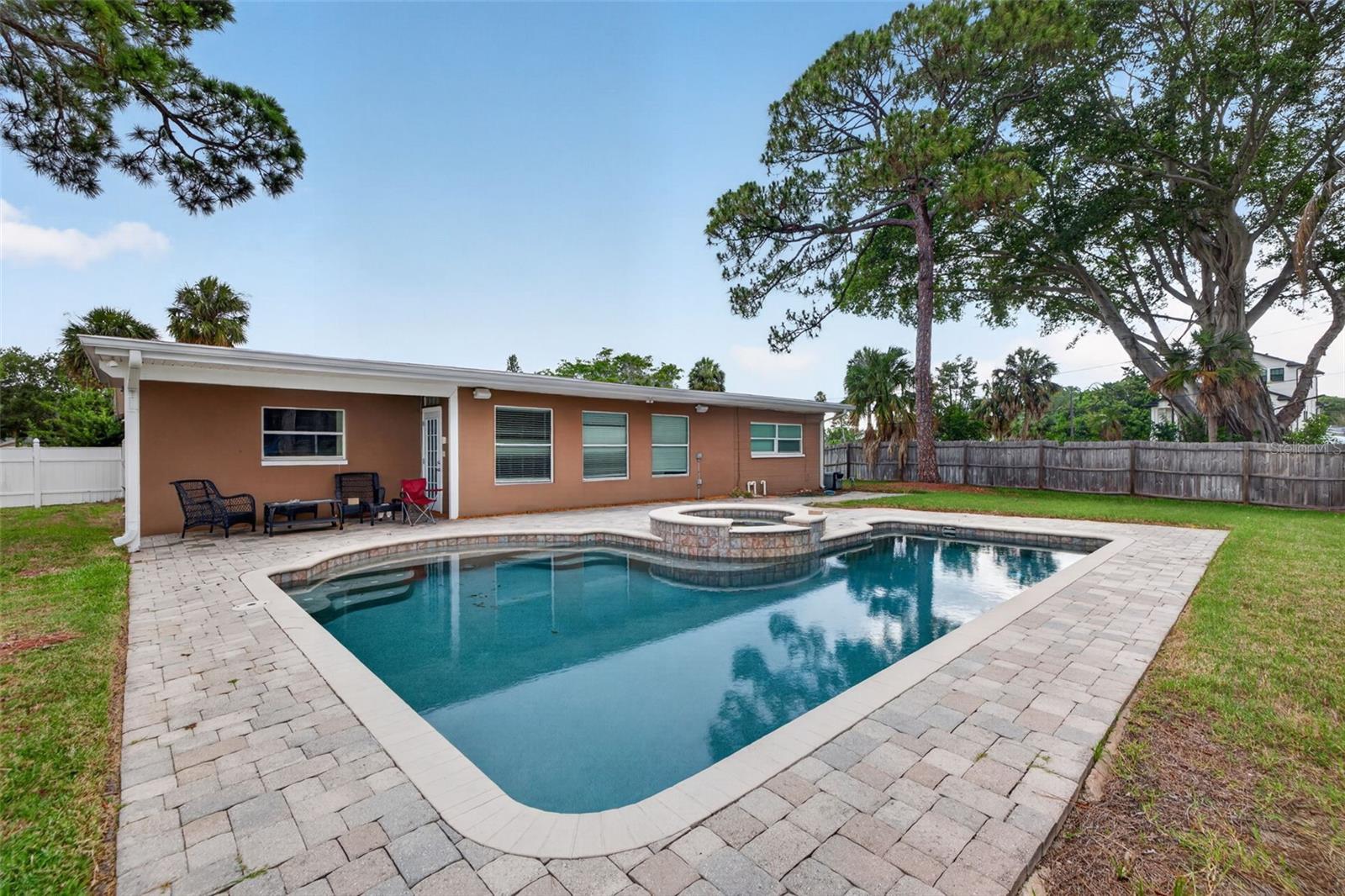 4627 VENETIAN BLVD NE, ST PETERSBURG, FL — photo 4