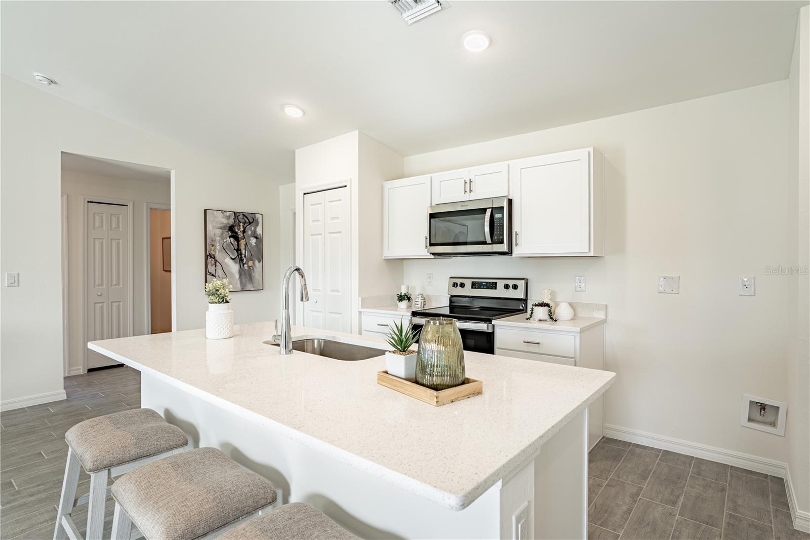 2035 BROAD RANCH DR, PORT CHARLOTTE, FL — photo 2