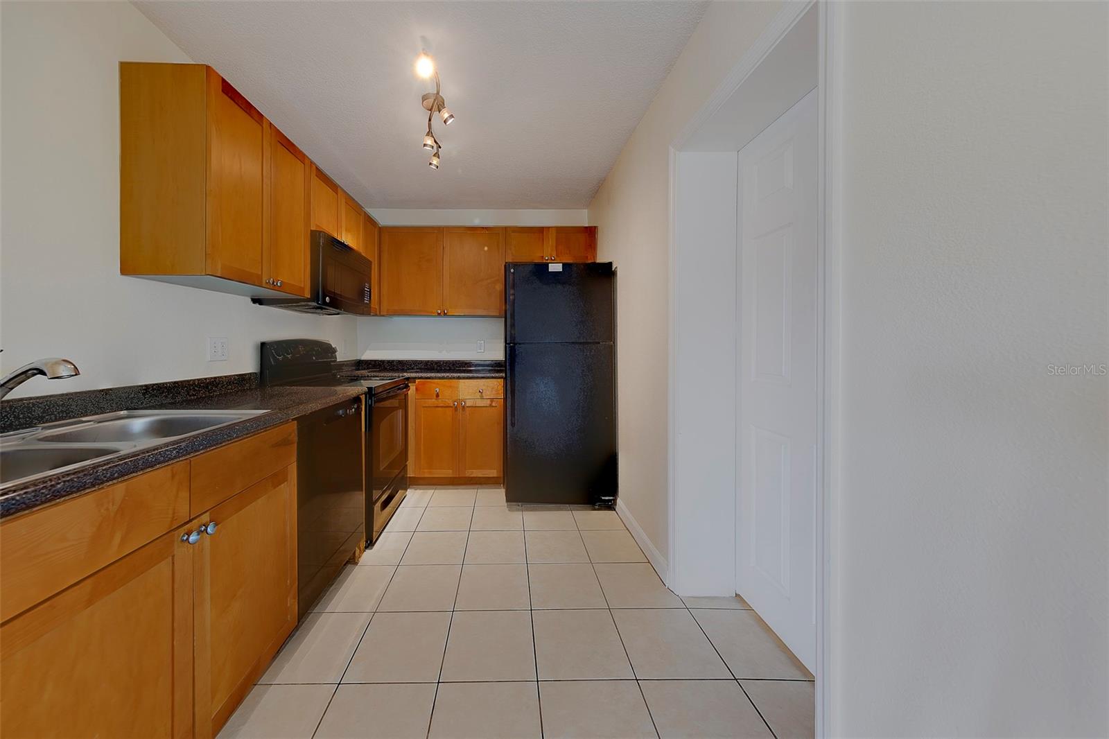 222 POMPANO DR SE #H, ST PETERSBURG, FL — photo 10
