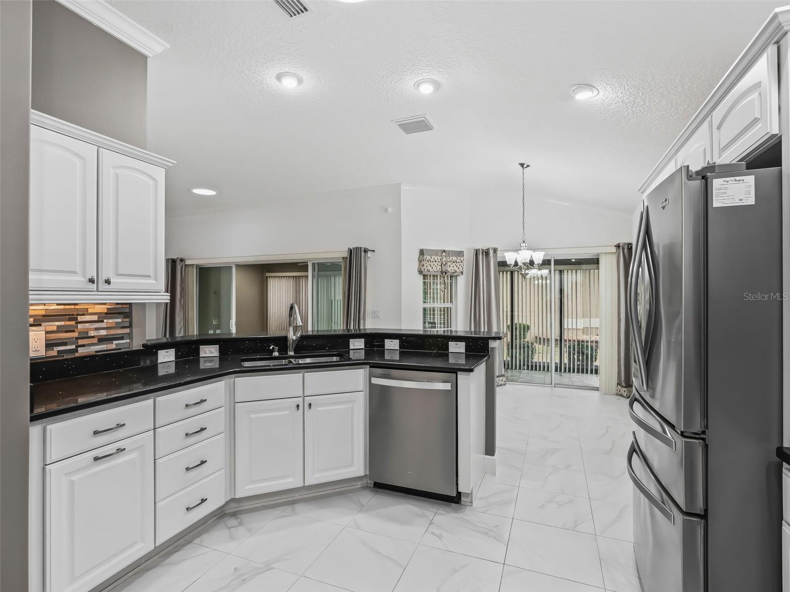 3556 MISTLETOE CT, THE VILLAGES, FL — photo 25