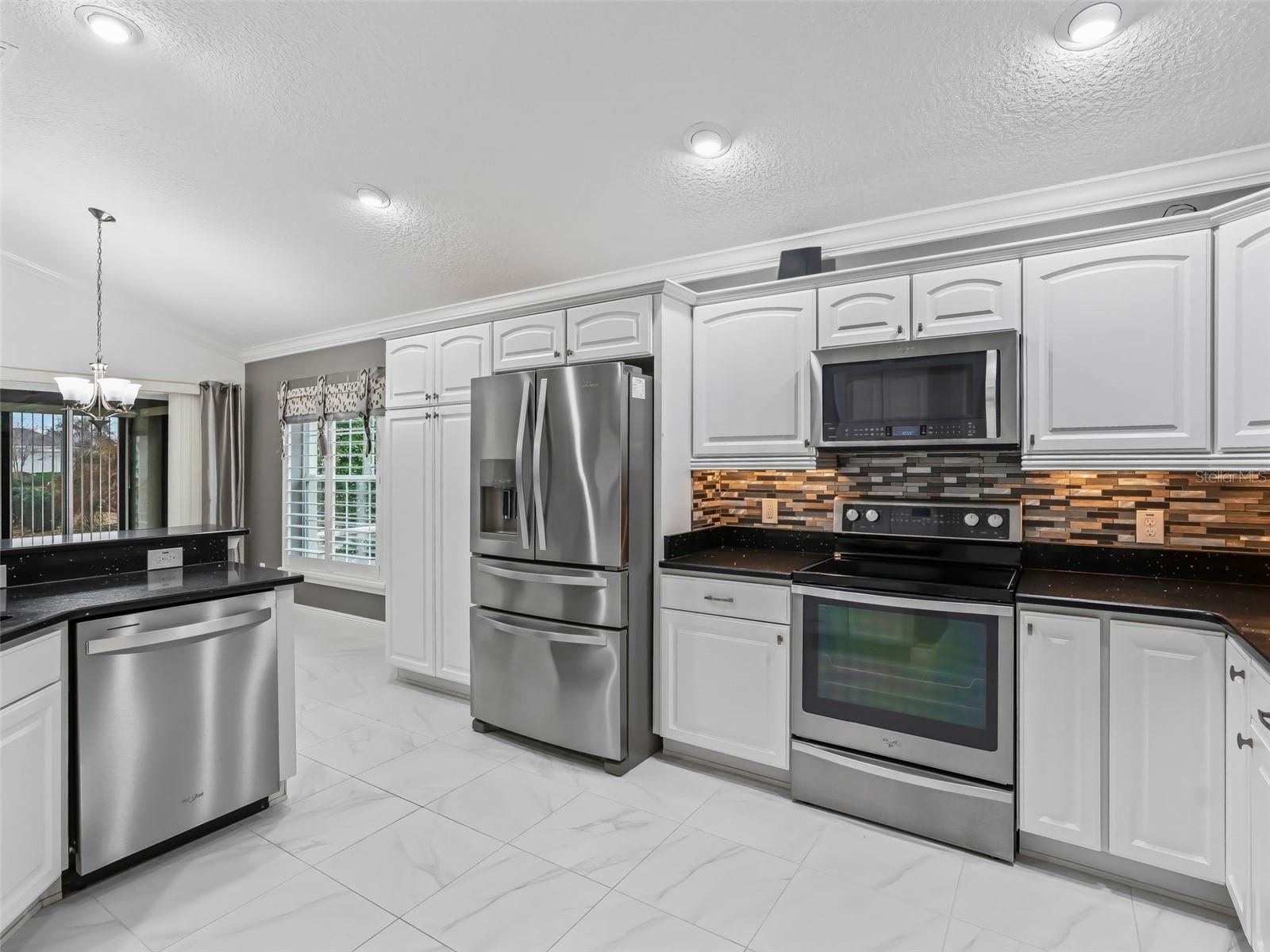3556 MISTLETOE CT, THE VILLAGES, FL — photo 26