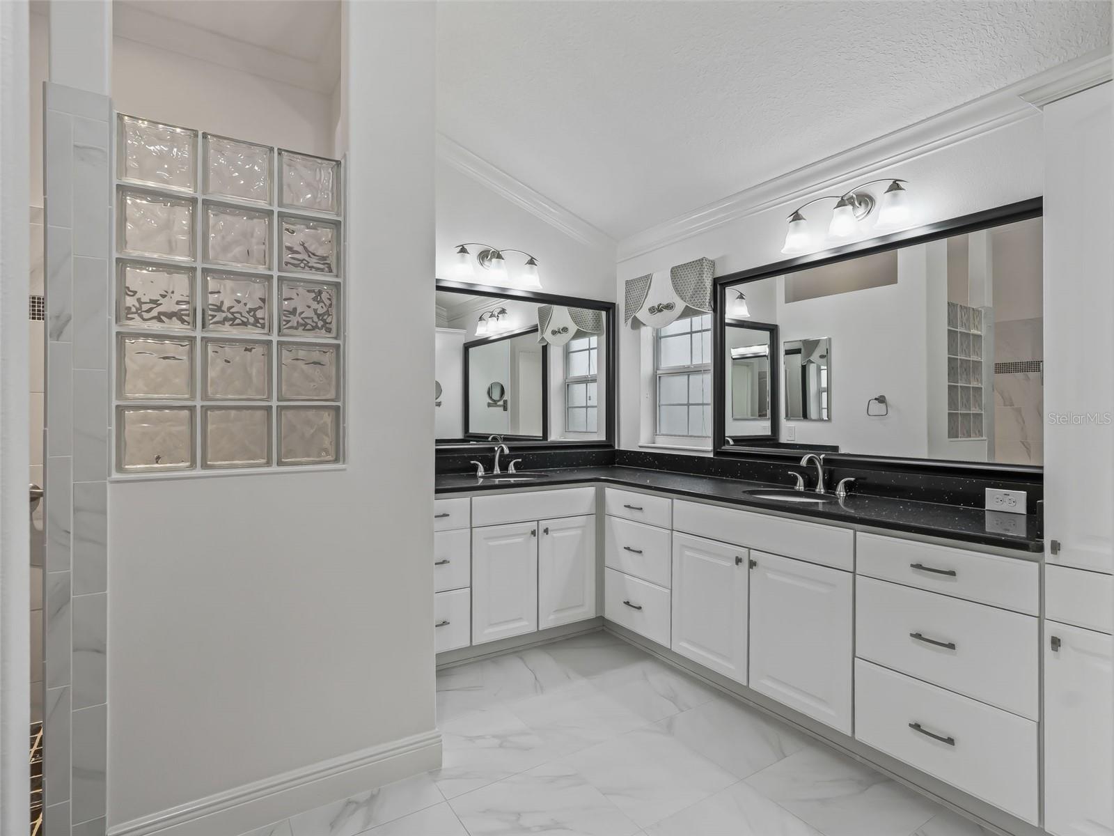 3556 MISTLETOE CT, THE VILLAGES, FL — photo 31