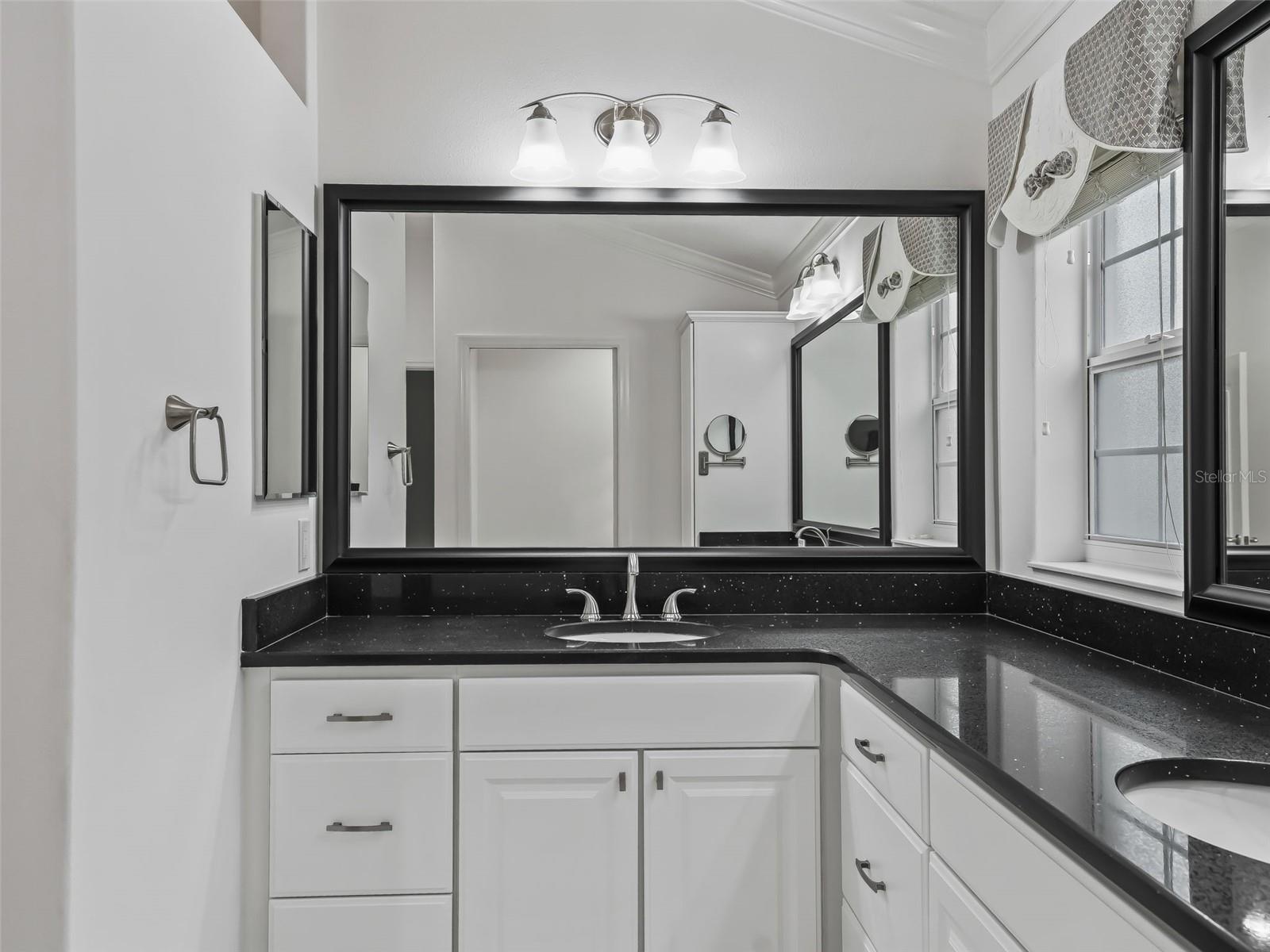 3556 MISTLETOE CT, THE VILLAGES, FL — photo 33