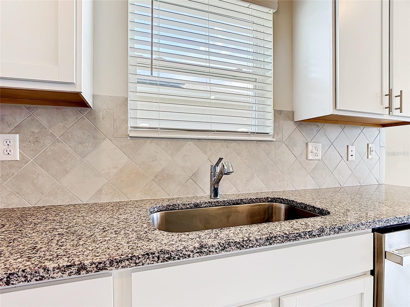 1539 ASPEN AVE, DAVENPORT, FL — photo 8