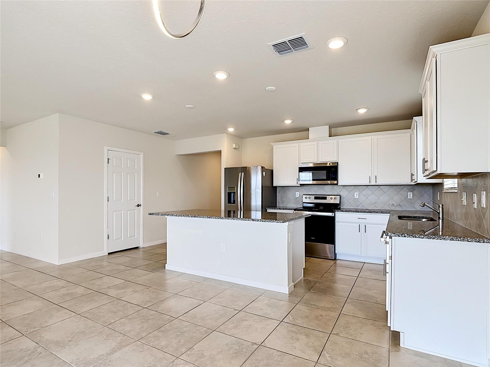 1539 ASPEN AVE, DAVENPORT, FL — photo 10