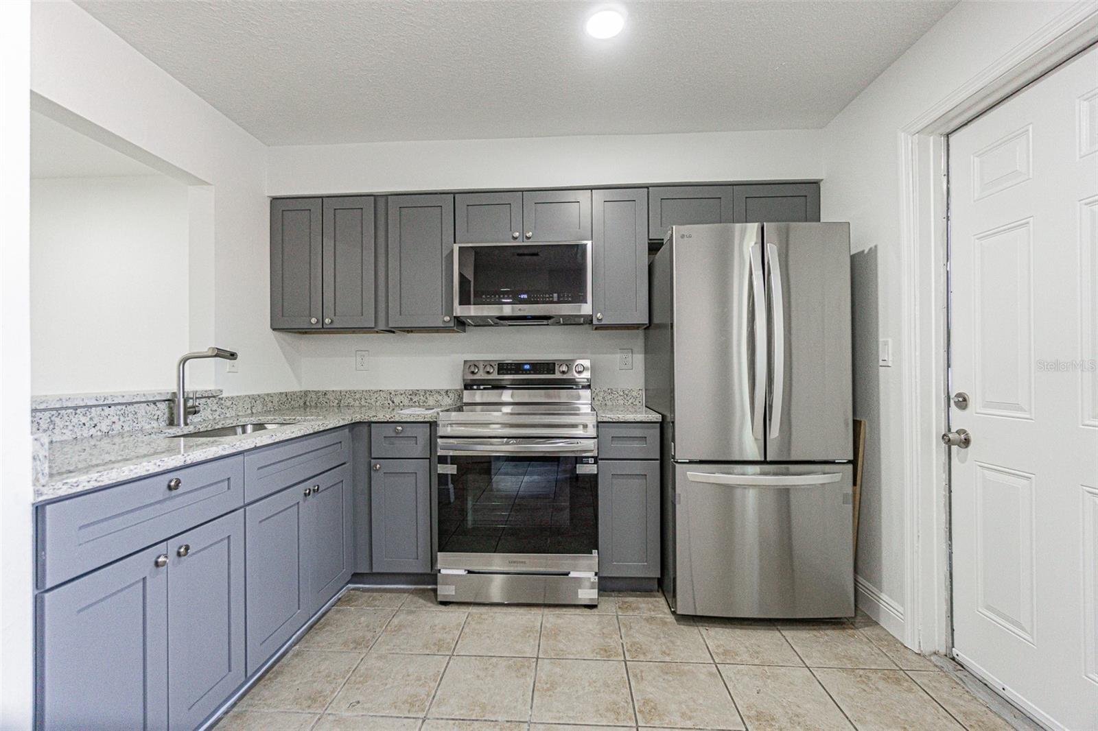 556 CLEARWATER LARGO RD N #D, LARGO, FL — photo 5