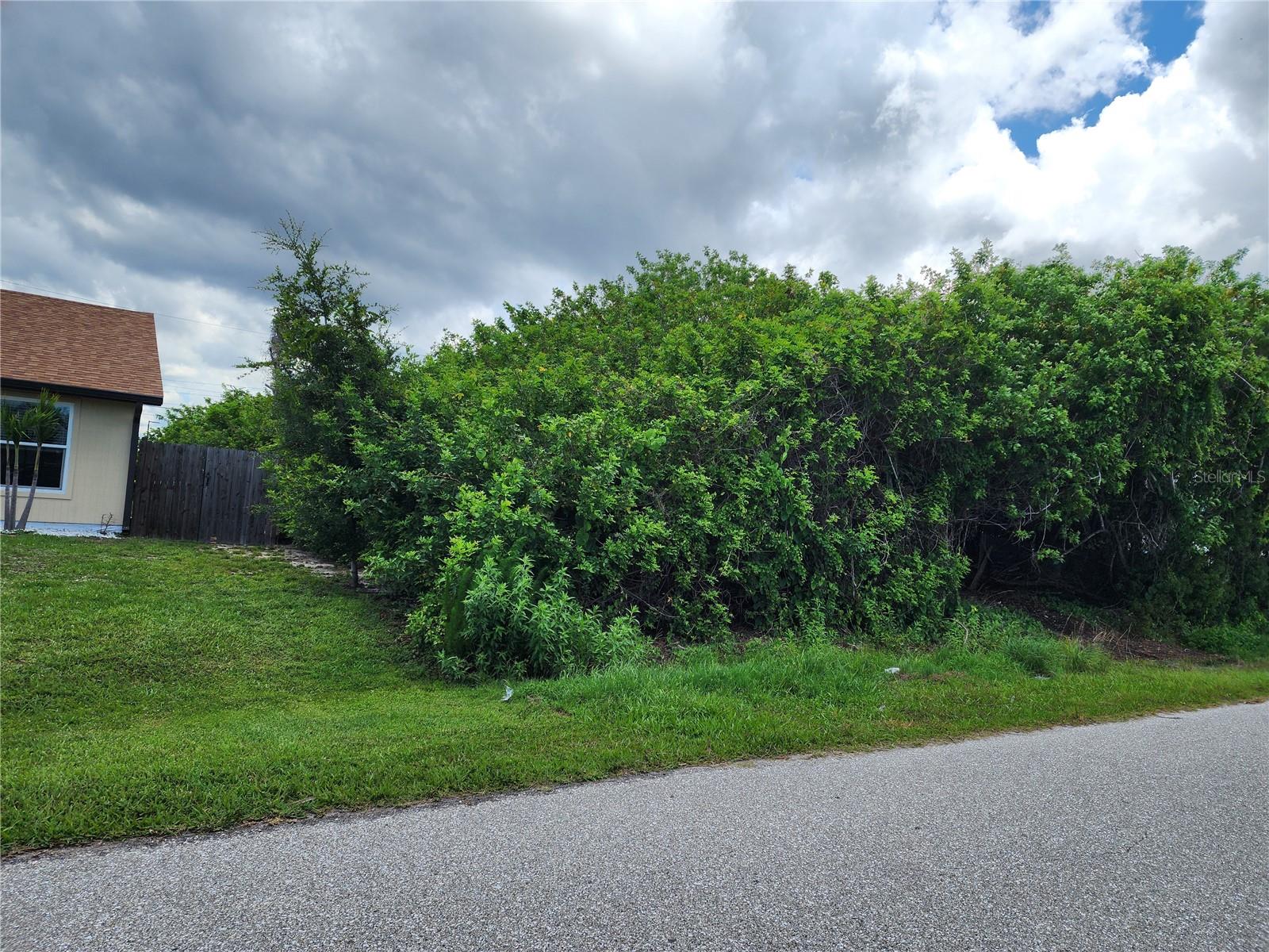 11256 PENDLETON AVE, ENGLEWOOD, FL — photo 10