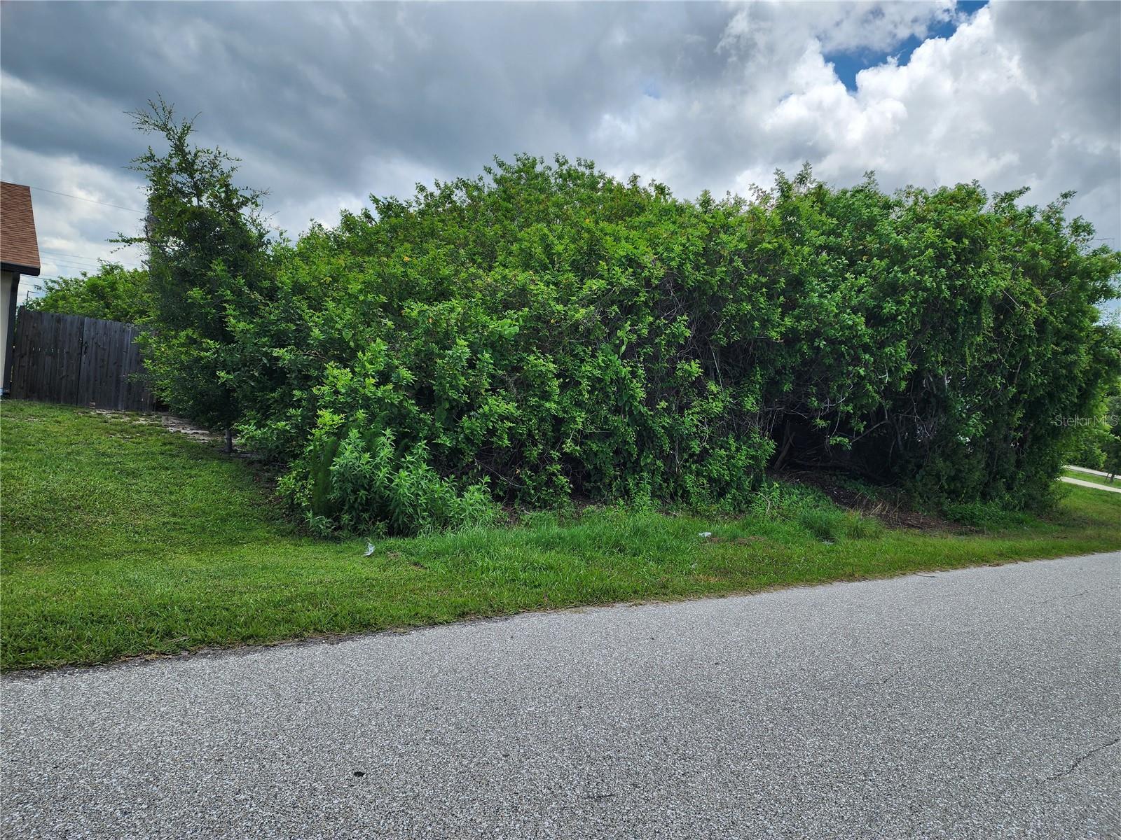 11256 PENDLETON AVE, ENGLEWOOD, FL — photo 11