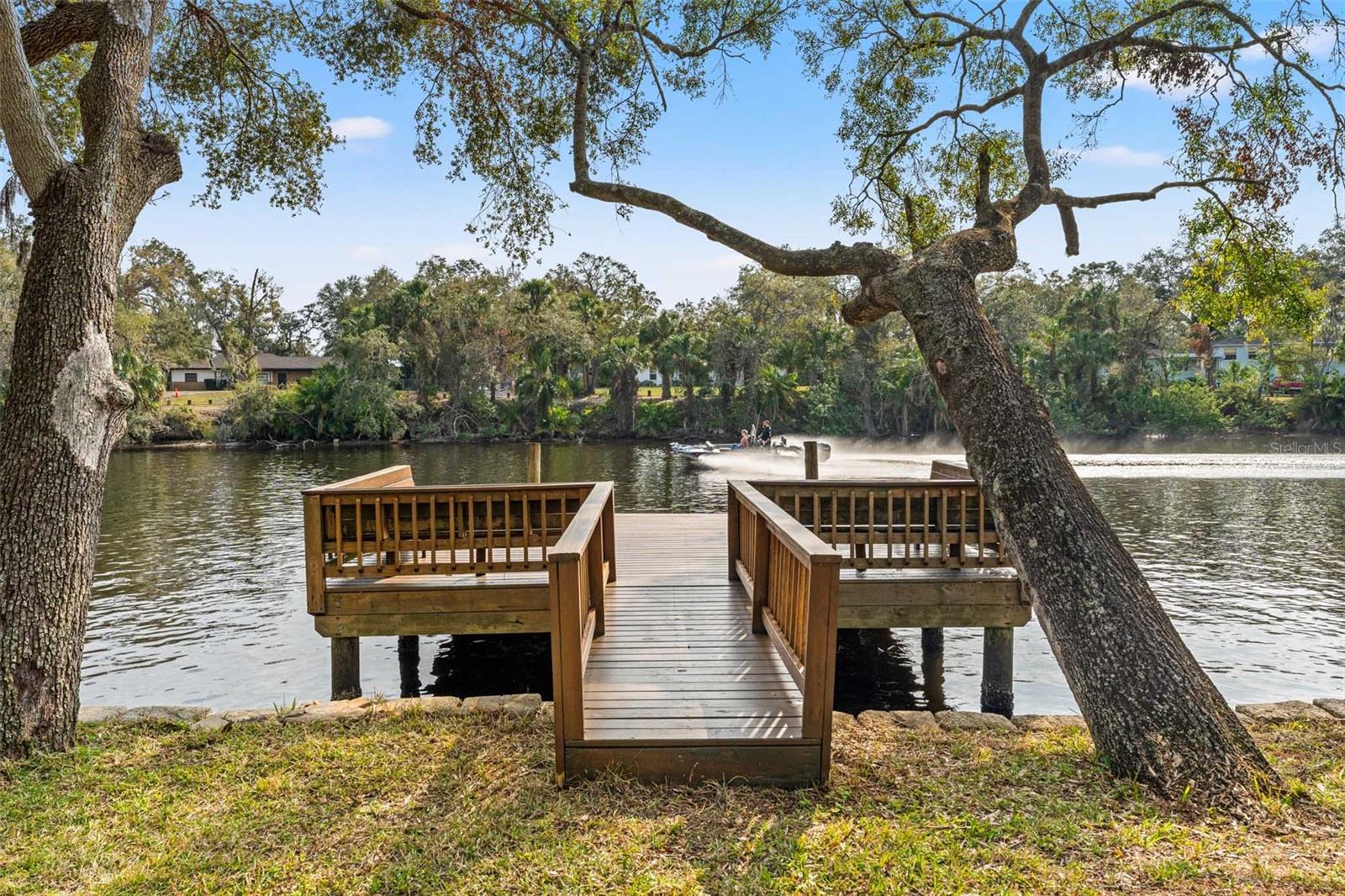 906 W HENRY AVE, TAMPA, FL — photo 4
