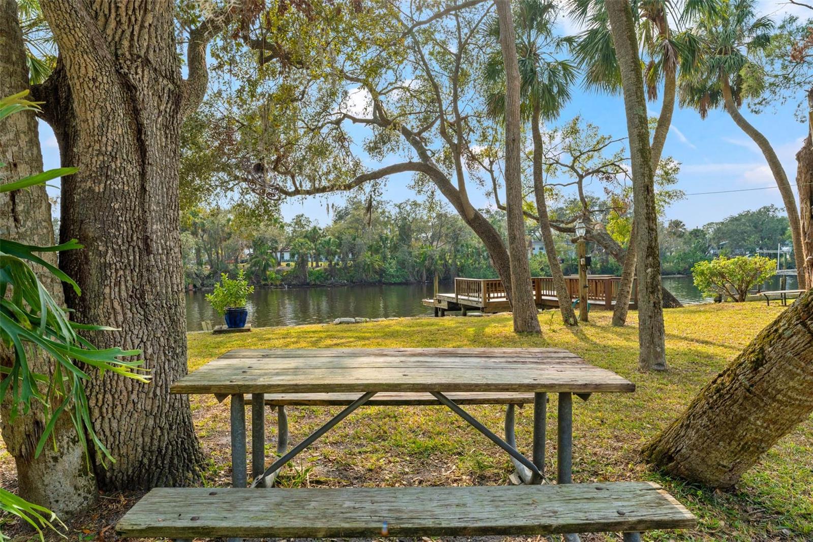 906 W HENRY AVE, TAMPA, FL — photo 8