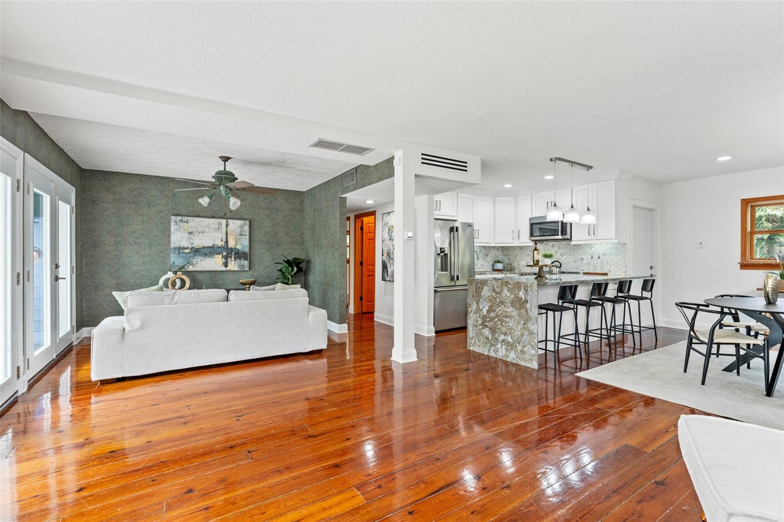 906 W HENRY AVE, TAMPA, FL — photo 14