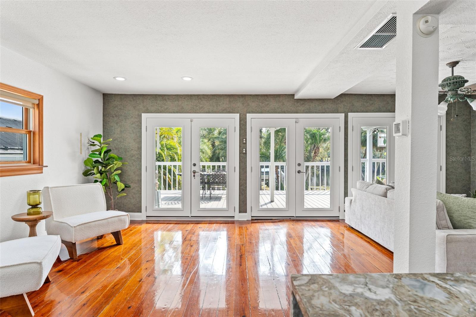 906 W HENRY AVE, TAMPA, FL — photo 20