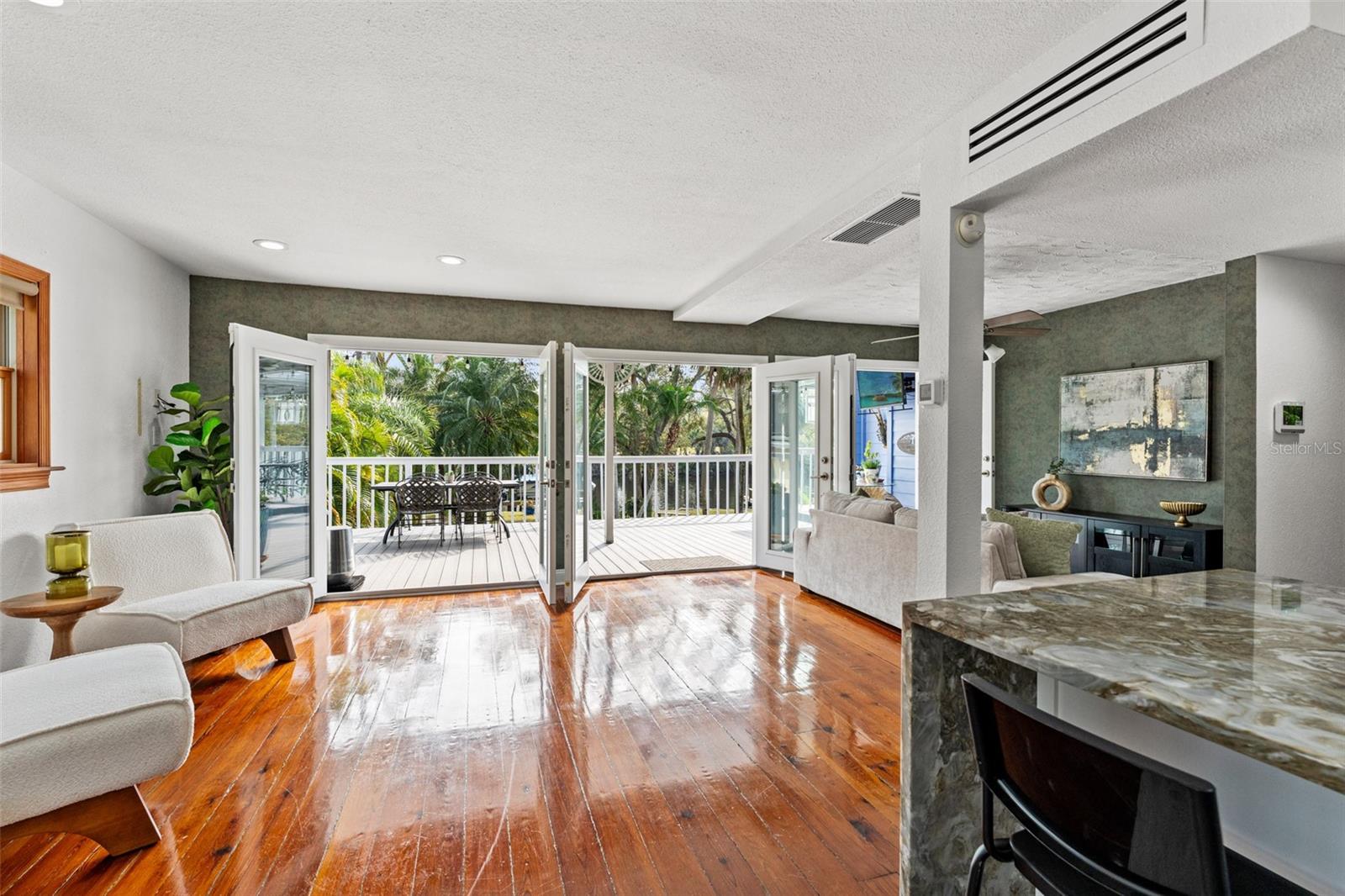 906 W HENRY AVE, TAMPA, FL — photo 22