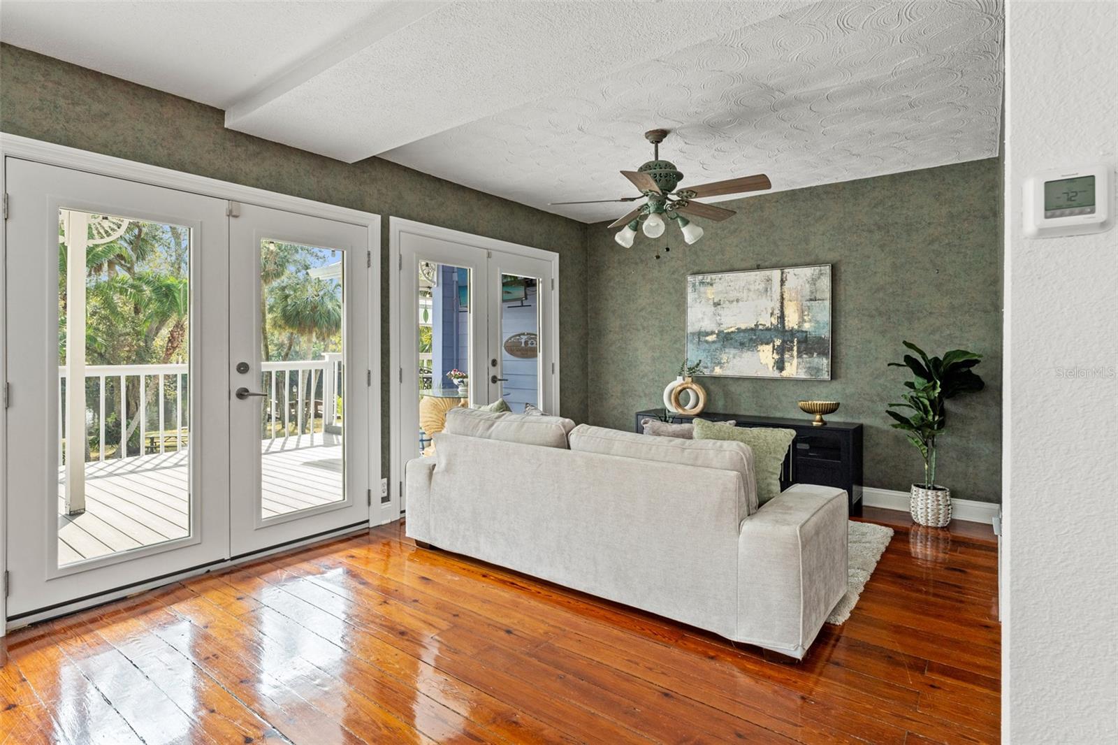 906 W HENRY AVE, TAMPA, FL — photo 23