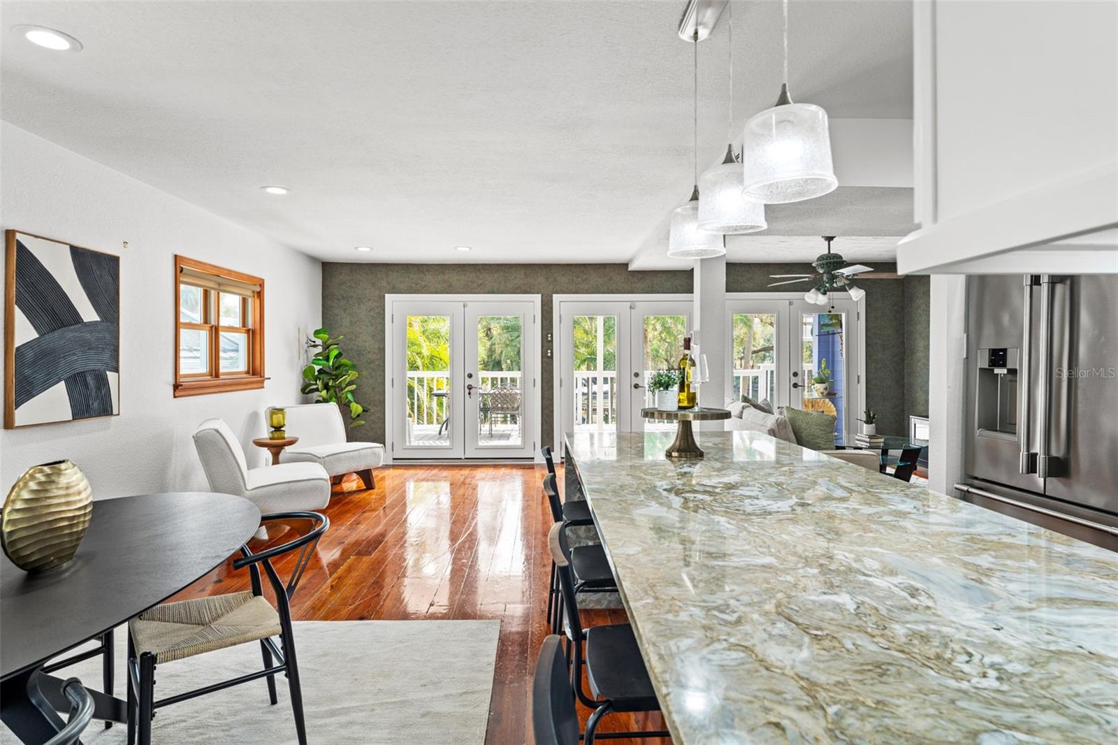 906 W HENRY AVE, TAMPA, FL — photo 24