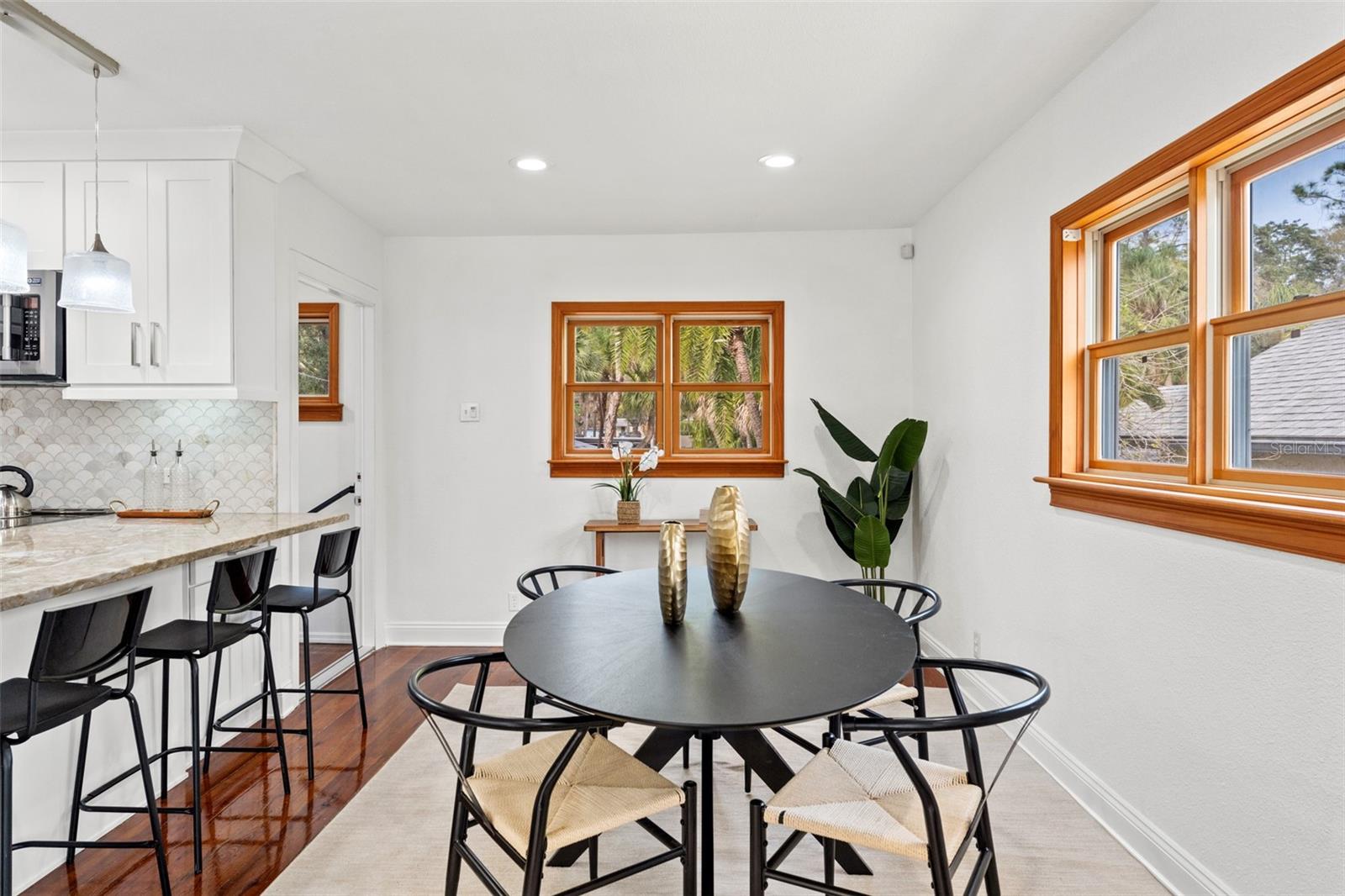 906 W HENRY AVE, TAMPA, FL — photo 28