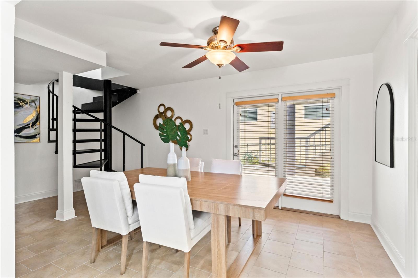 906 W HENRY AVE, TAMPA, FL — photo 33
