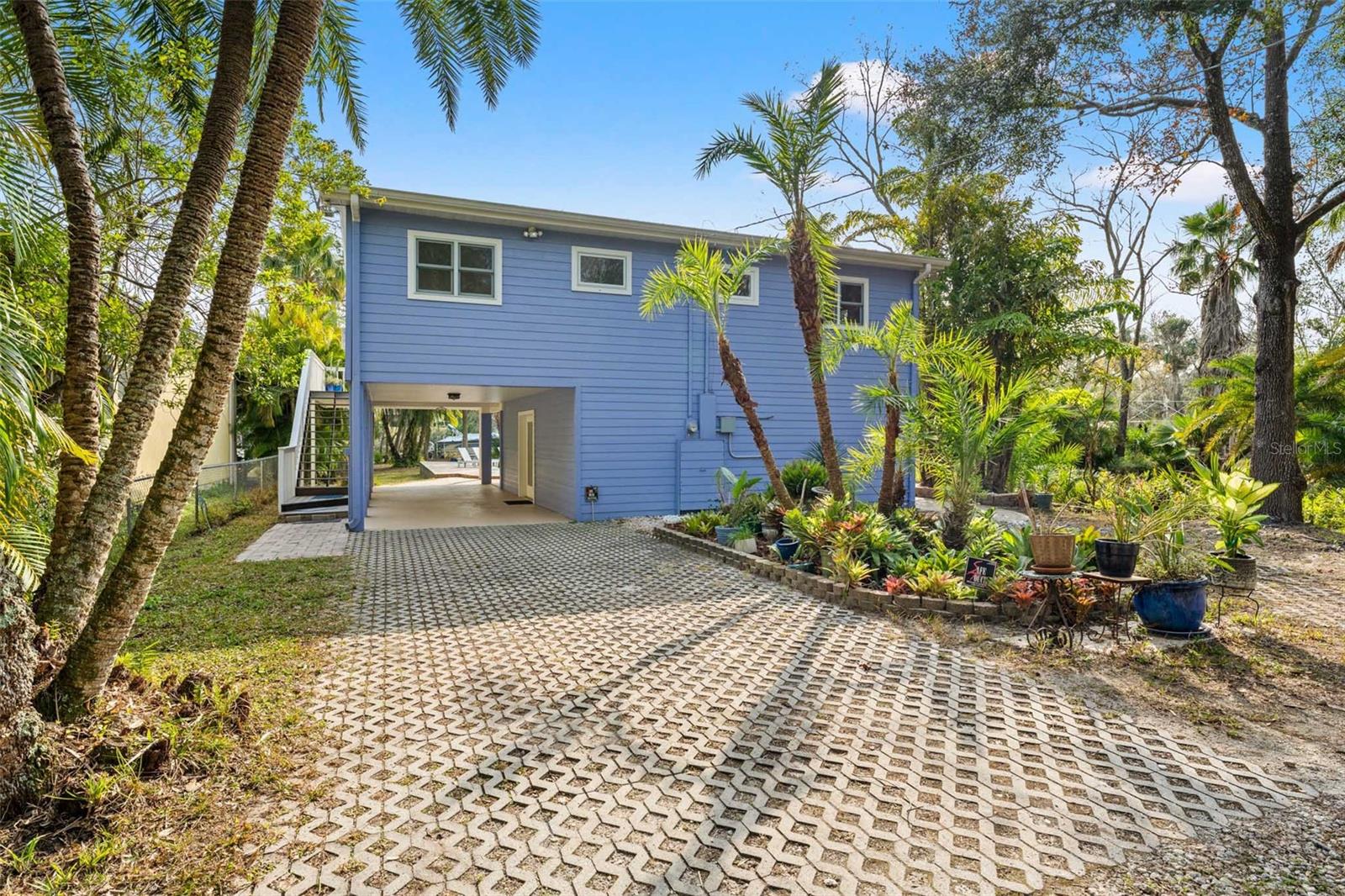 906 W HENRY AVE, TAMPA, FL — photo 52