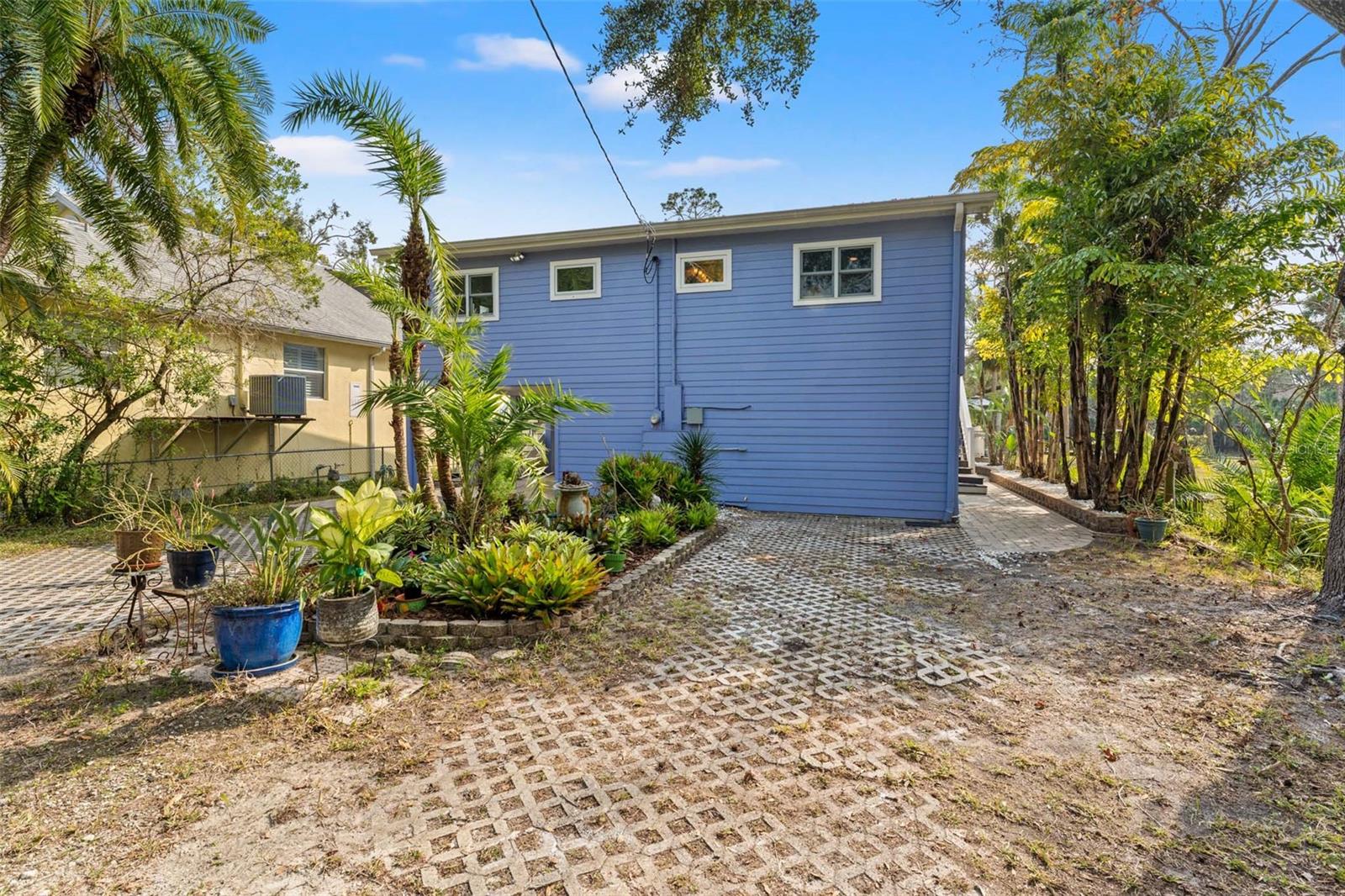 906 W HENRY AVE, TAMPA, FL — photo 53