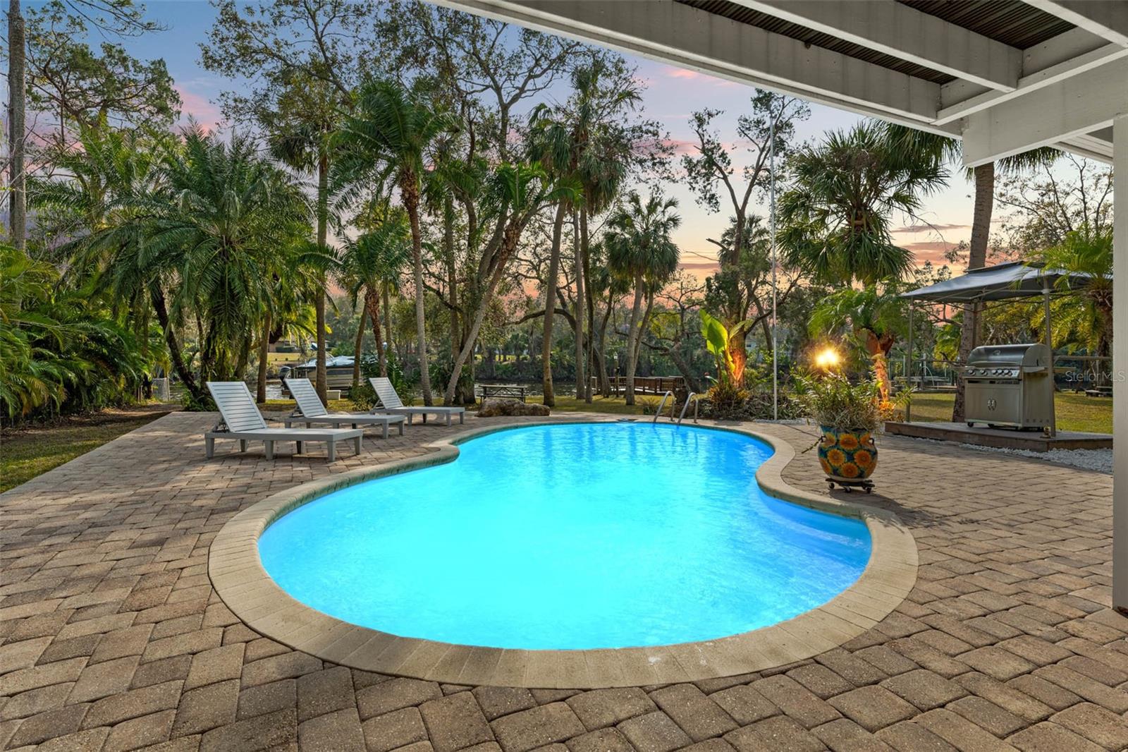 906 W HENRY AVE, TAMPA, FL — photo 71