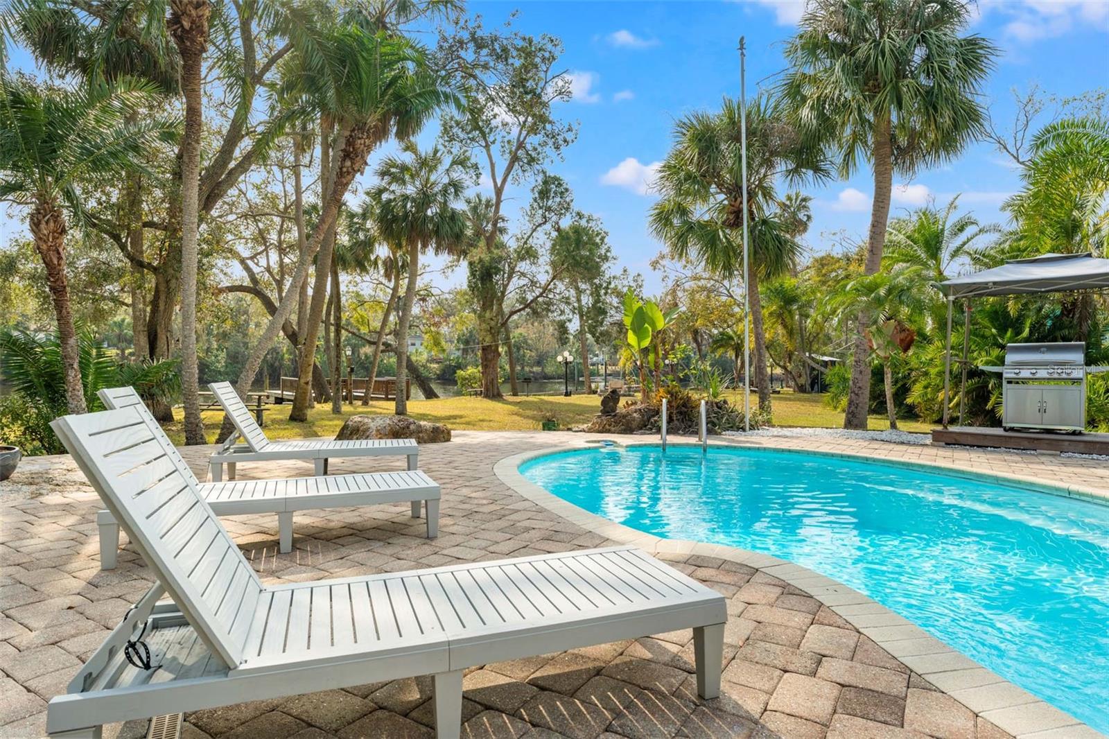 906 W HENRY AVE, TAMPA, FL — photo 73
